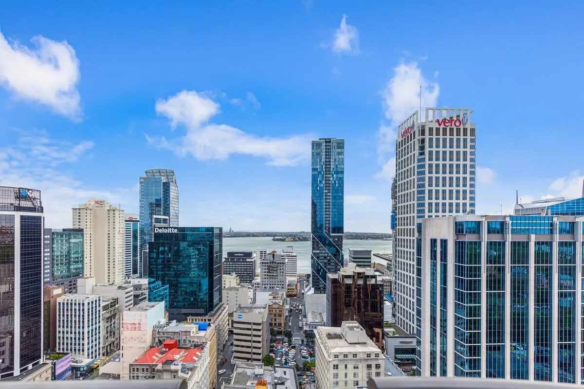 Premium Intimate Flat In Auckland: Built-in Home Office & High-speed Wifi #2