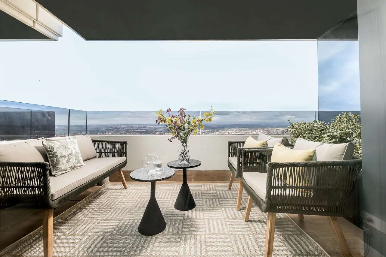 Refined Madrid Flat With Bright Home Office And Spacious 55m2 Layout For Remote Work #2