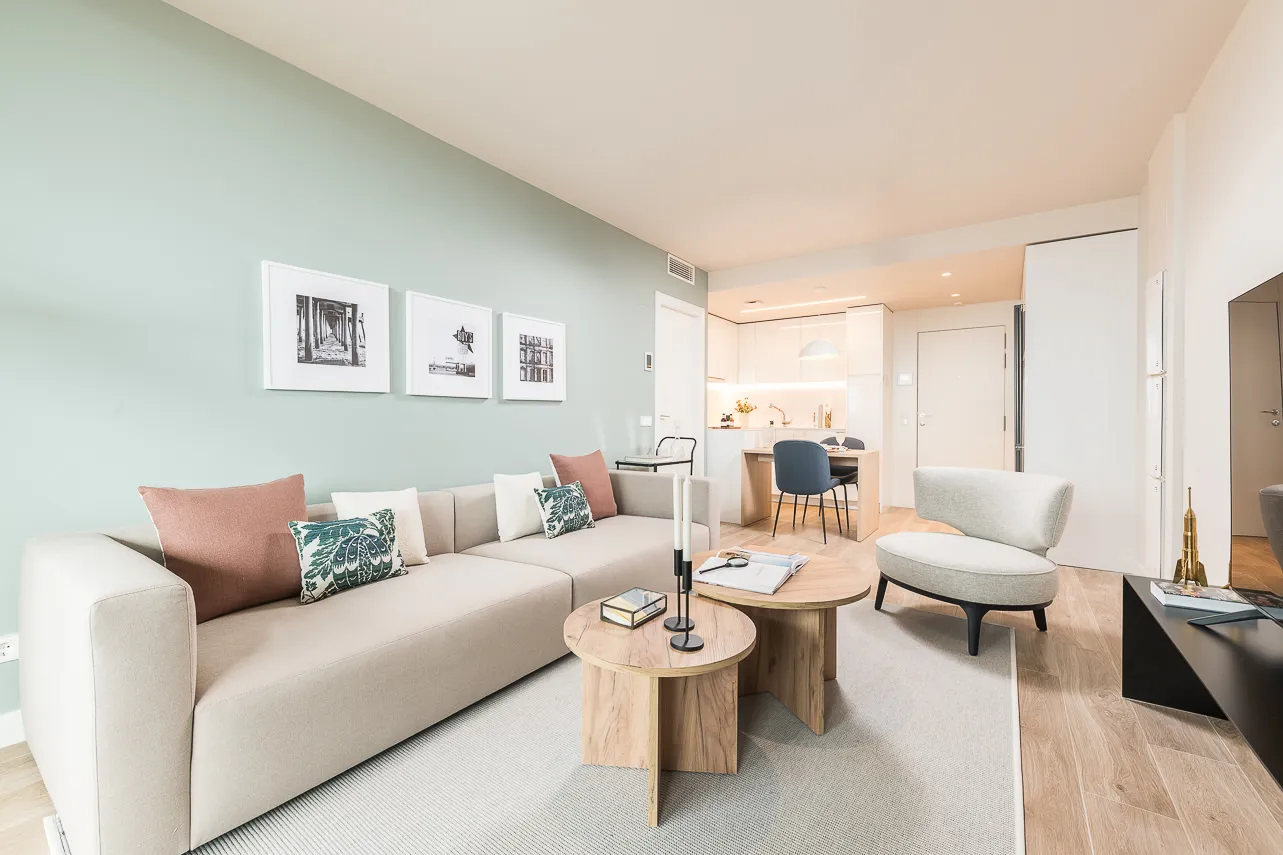 Refined Madrid Flat With Bright Home Office And Spacious 55m2 Layout For Remote Work #4