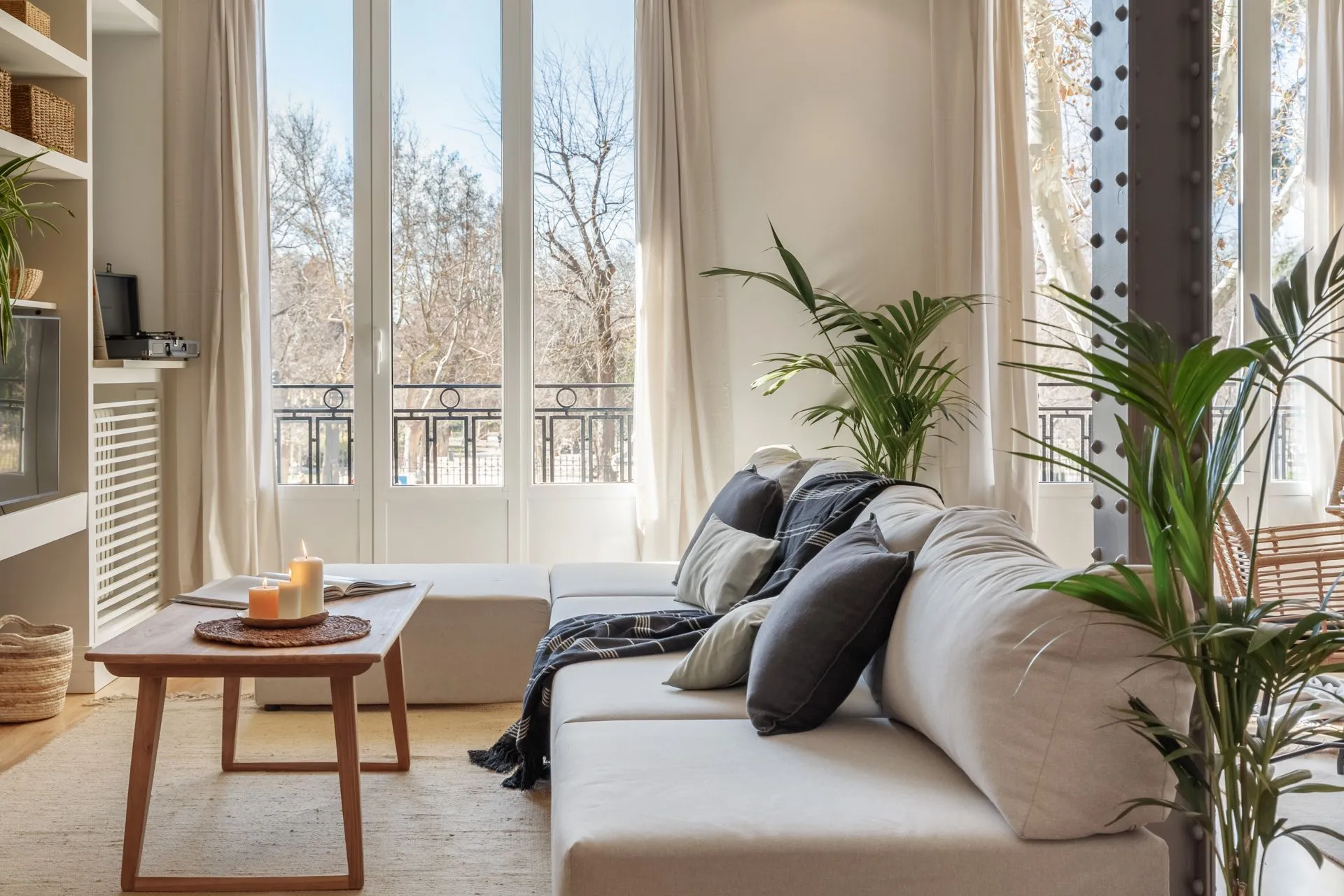 Upscale Madrid Flat With High-speed Fiber & Pro Home Office For Digital Nomads #3