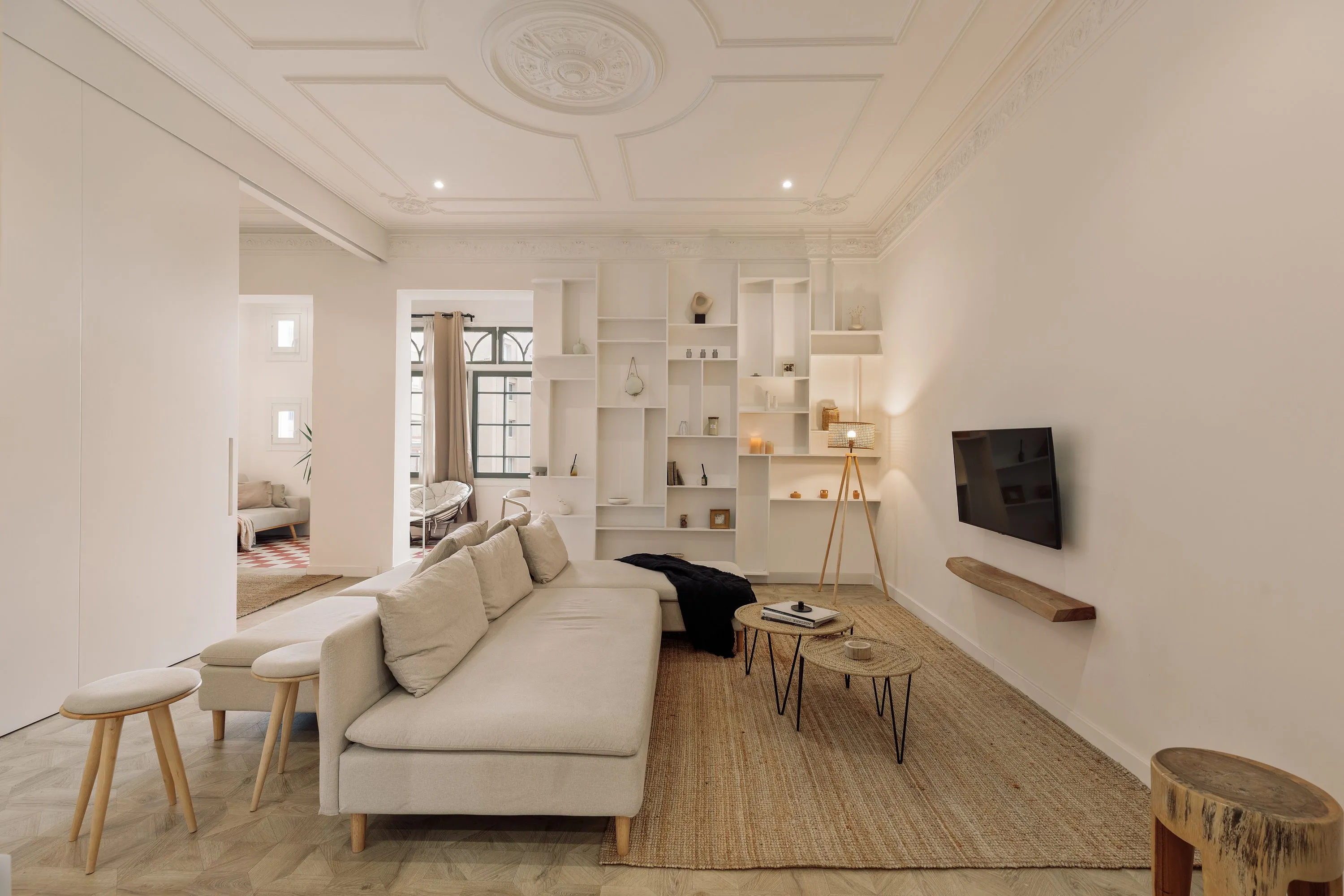 Luxury 2-bed Flat With Gigabit Internet & Premium Workspace In Barcelona #5