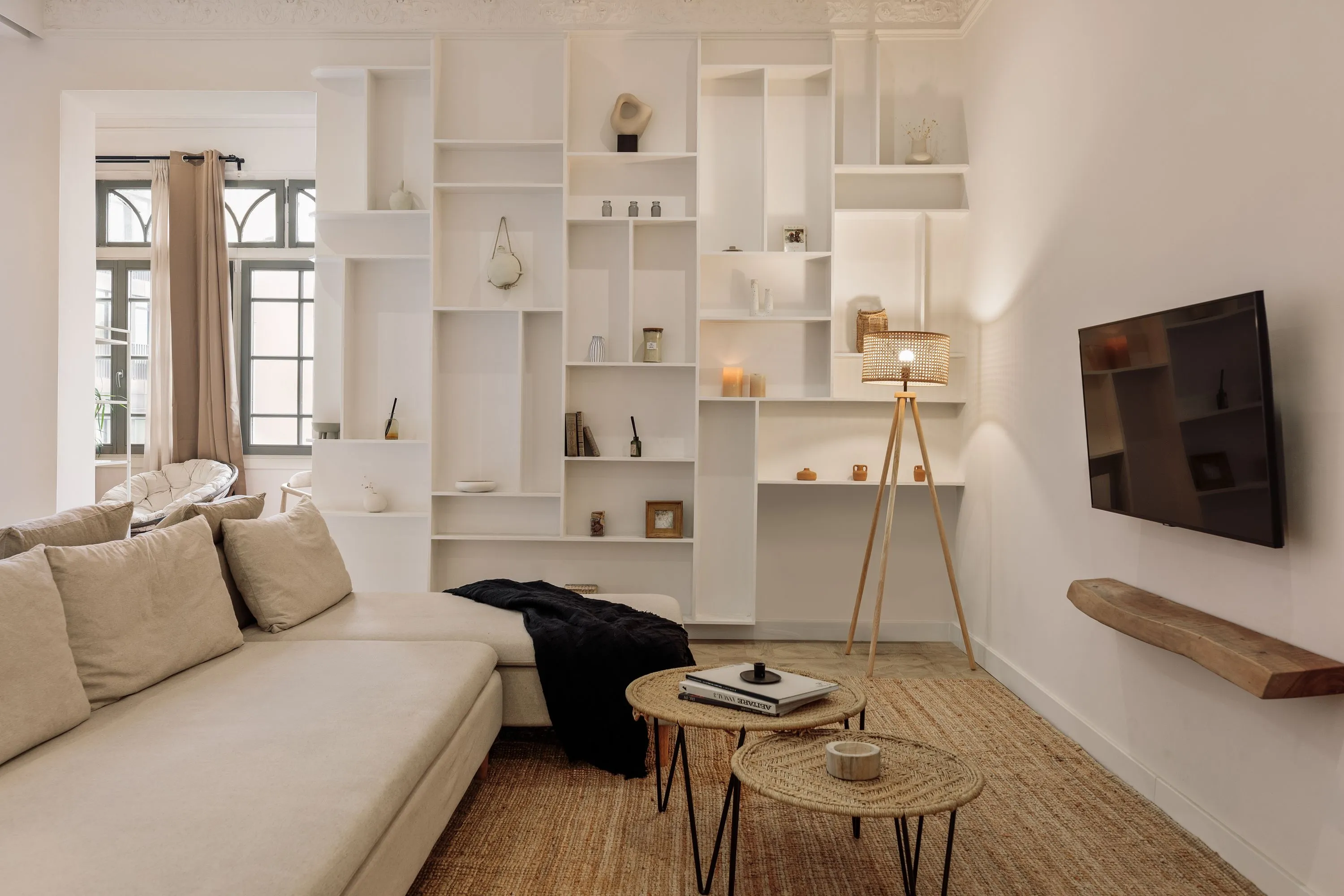 Luxury 2-bed Flat With Gigabit Internet & Premium Workspace In Barcelona #3