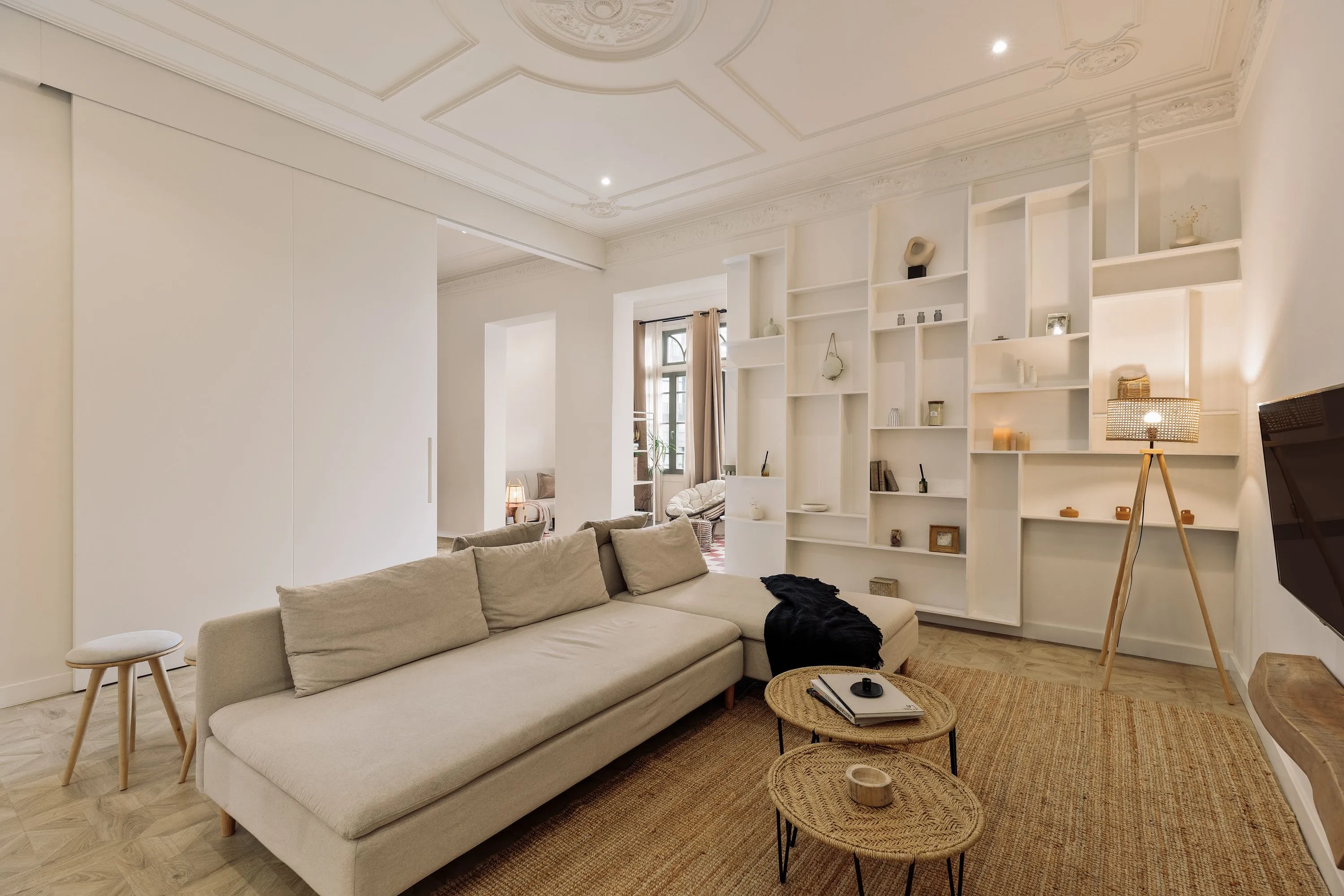 Luxury 2-bed Flat With Gigabit Internet & Premium Workspace In Barcelona #2