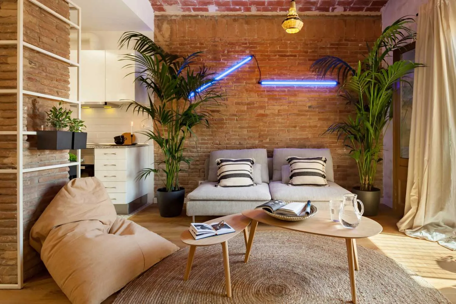 Impressive 2-bed Barcelona Flat With Premium Home Office Setup And Chef's Kitchen #4