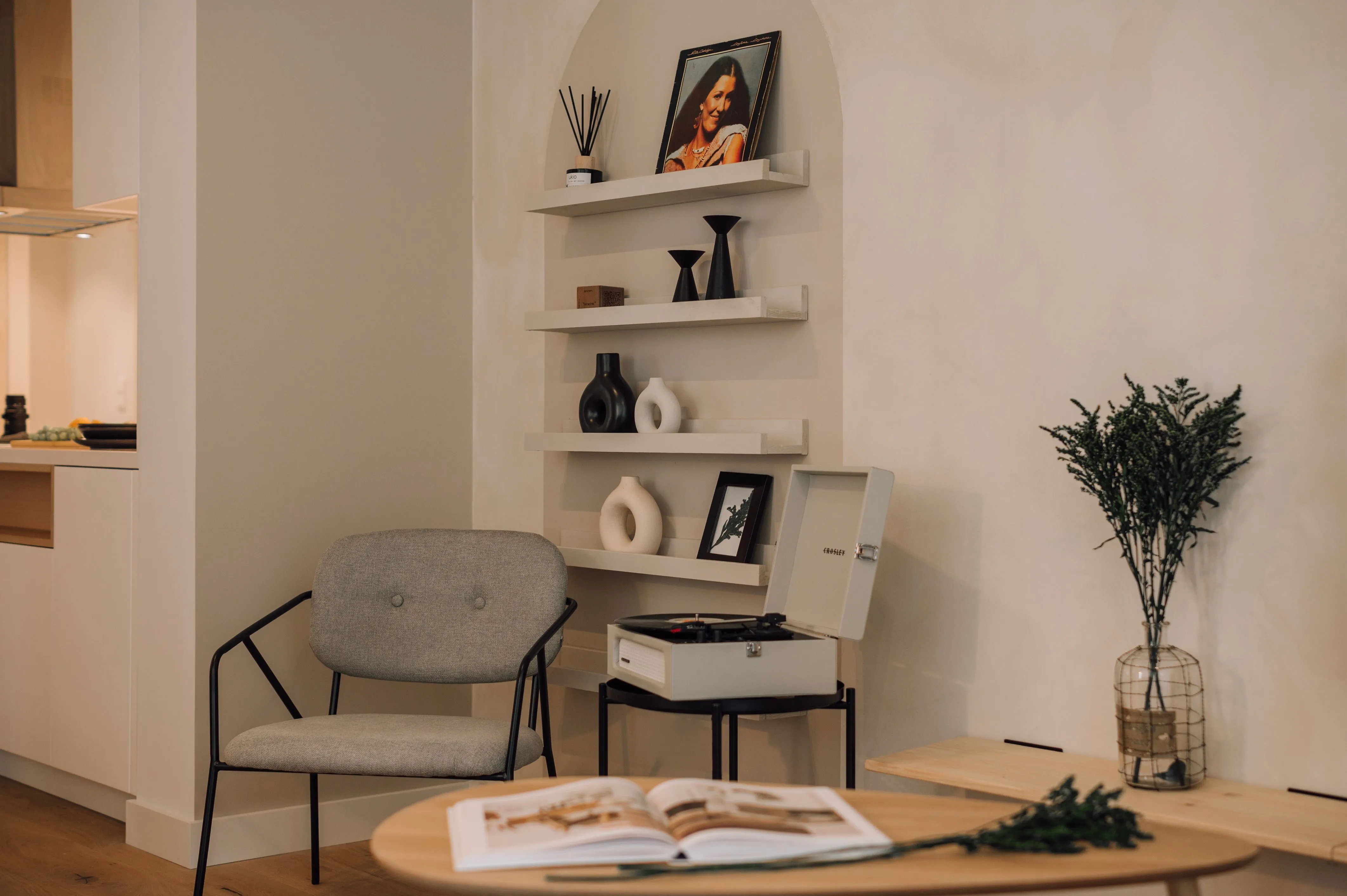 Modern Lisbon Flat With High-speed Fiber & Premium Workspace For Remote Productivity #5