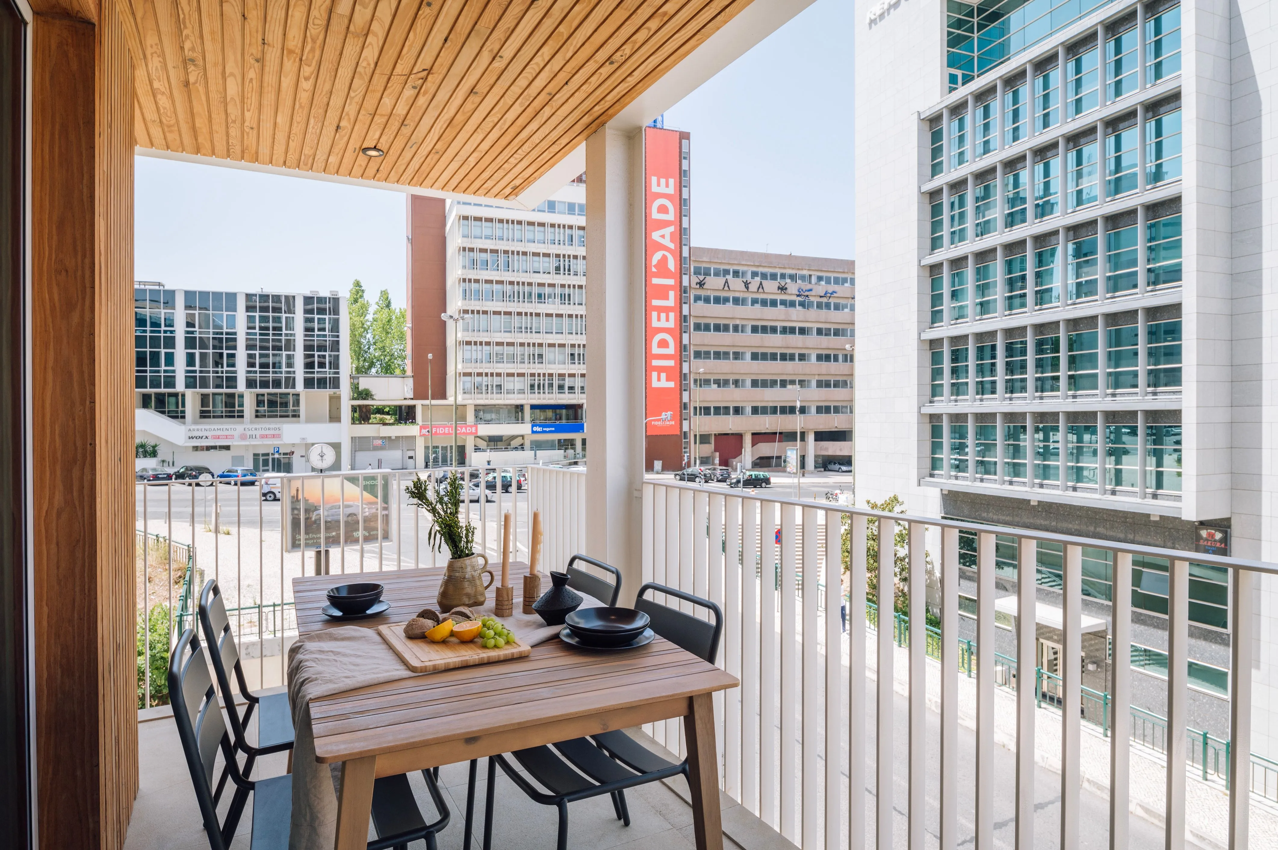 Modern Lisbon Flat With High-speed Fiber & Premium Workspace For Remote Productivity #3