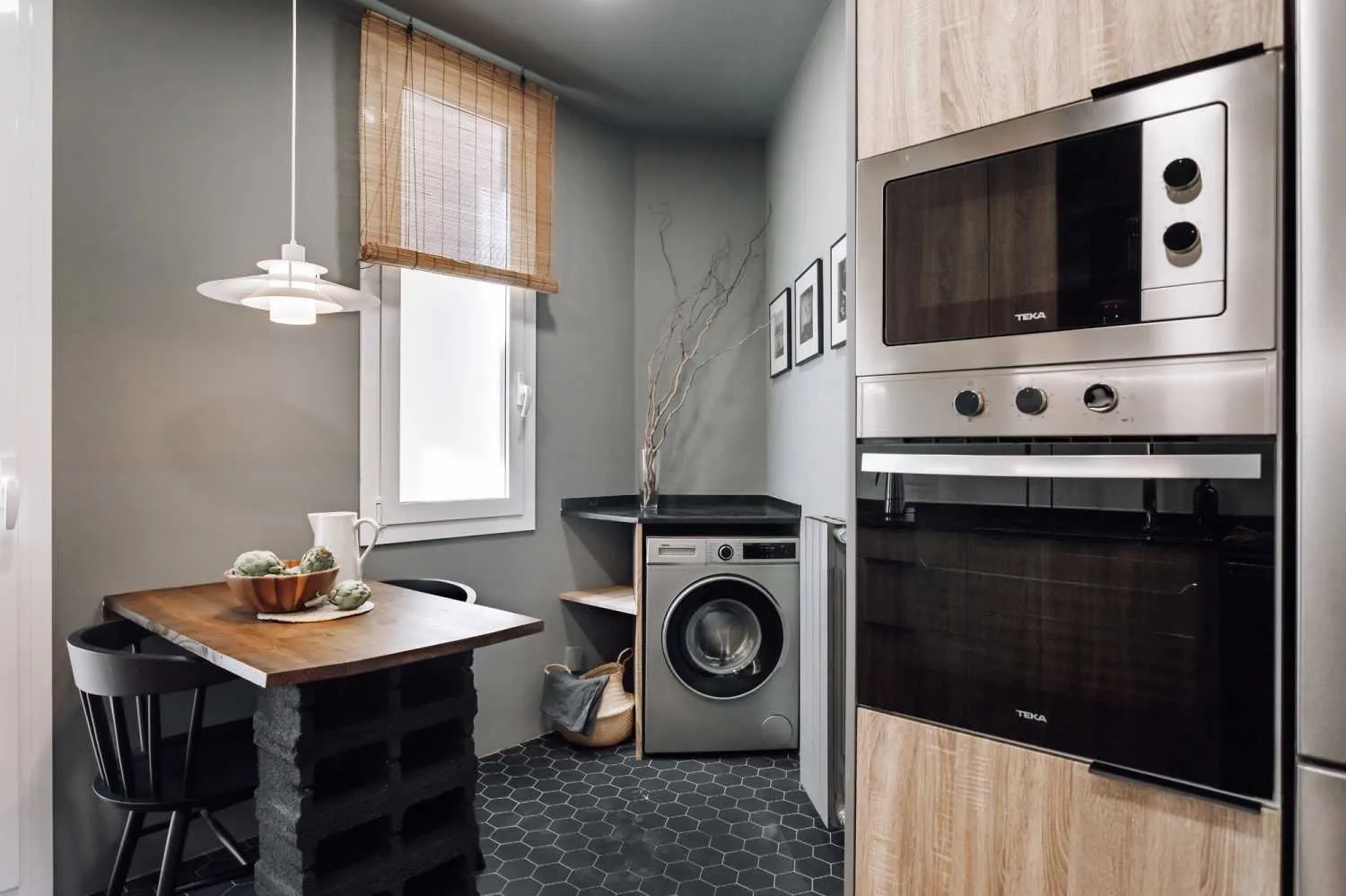 Curated Barcelona Flat  High-speed Fiber, External Displays & Chef's Kitchen  Digital Nomads... #5