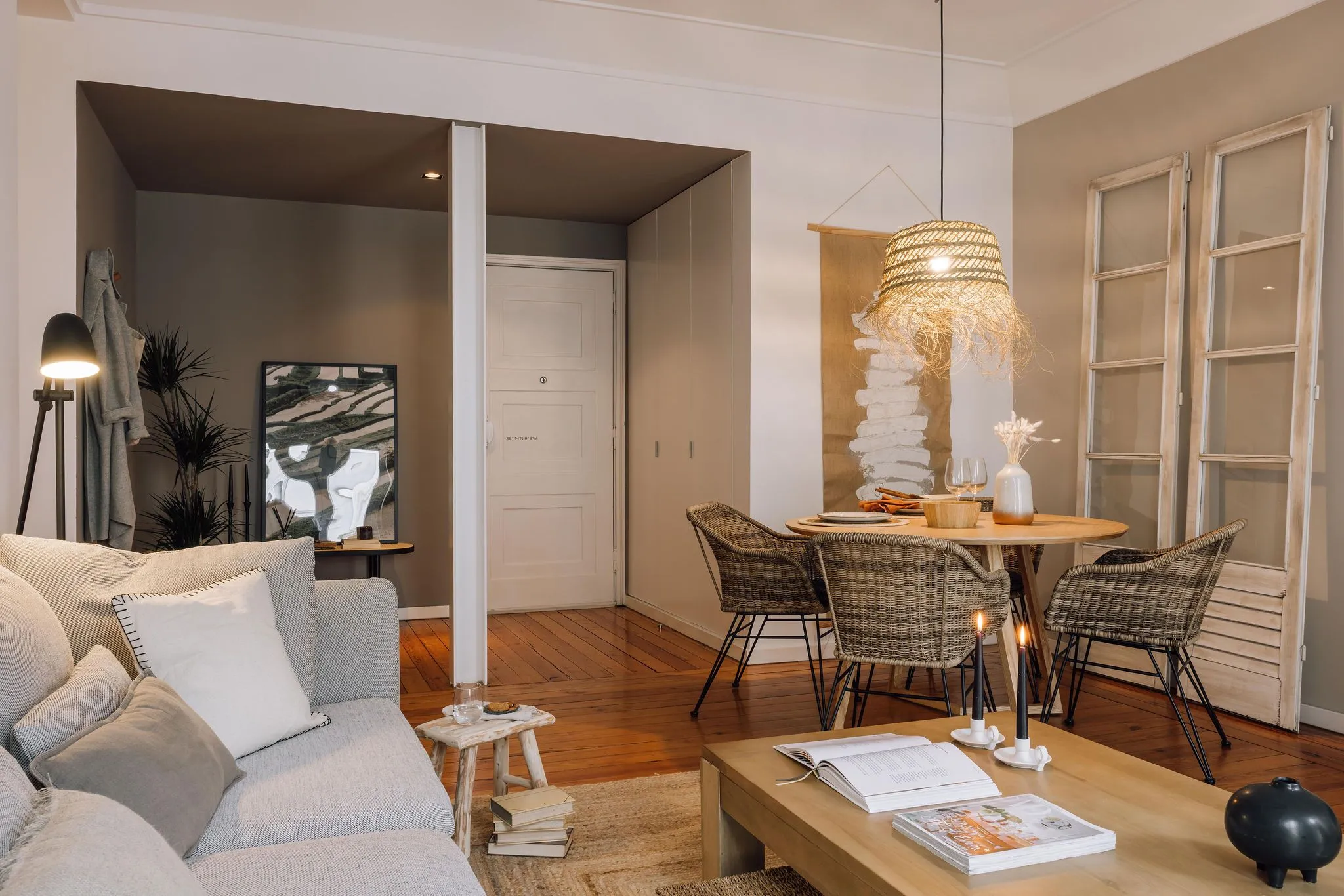 Curated Lisbon Flat With Gigabit Internet, Dual Monitors & Podcast-ready Workspace #5