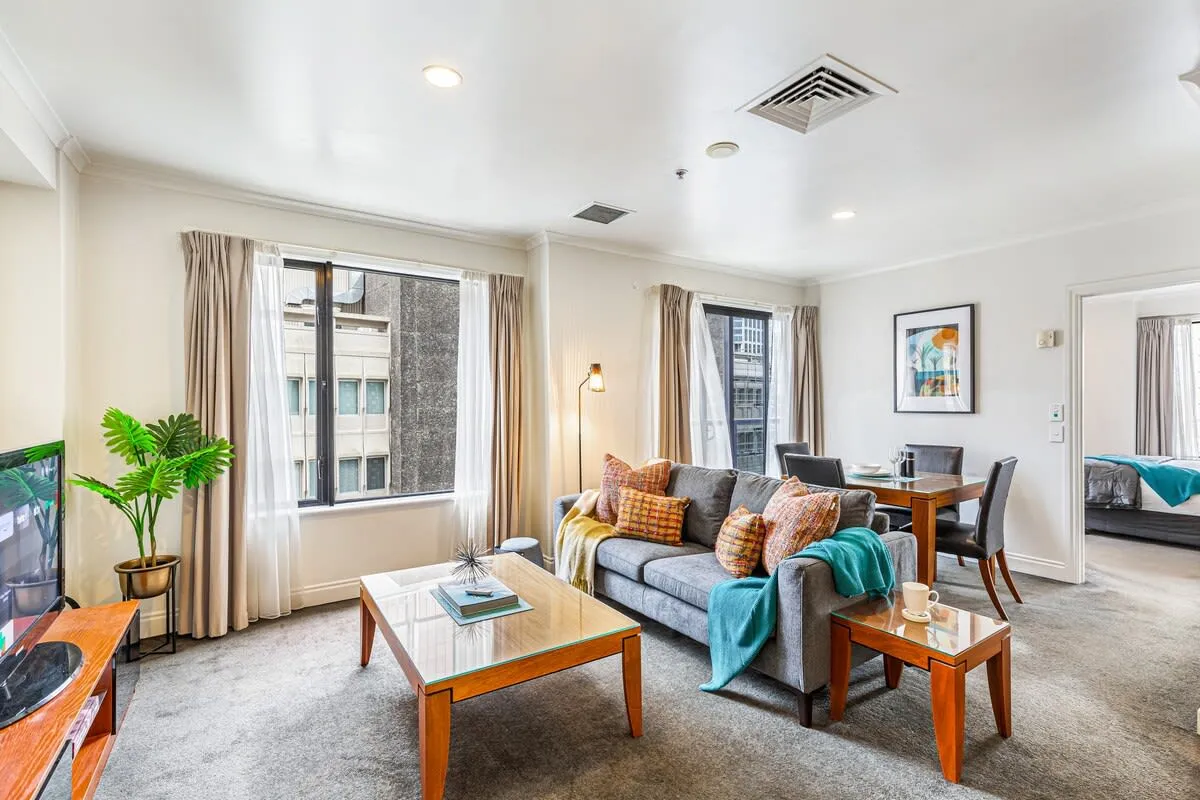 Cozy Luxurious Queen St Flat, Auckland - Fast Wifi & Dedicated Work Nook