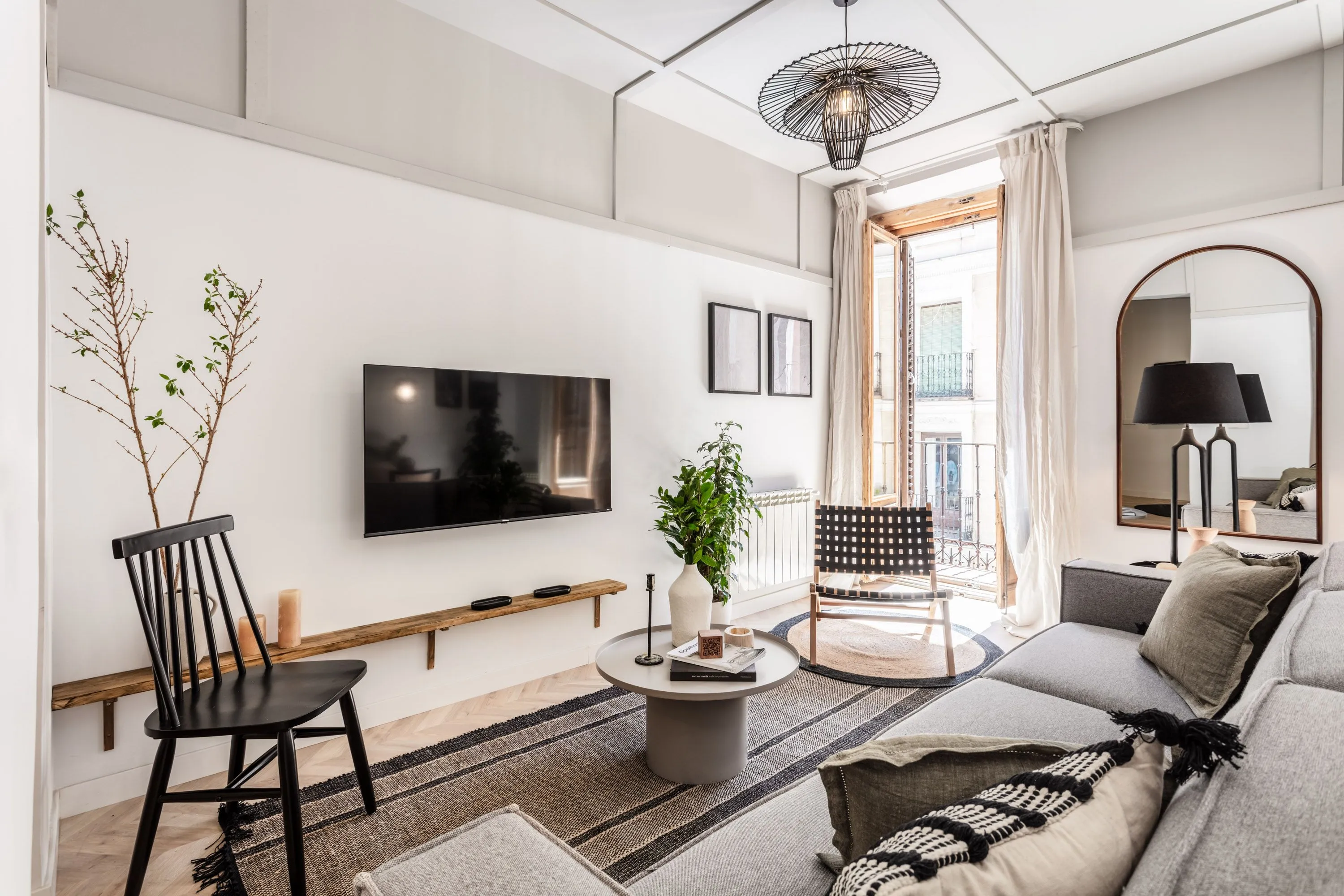 Spacious Madrid Flat With Ultra-fast Wifi, External Displays & Ergonomic Setup