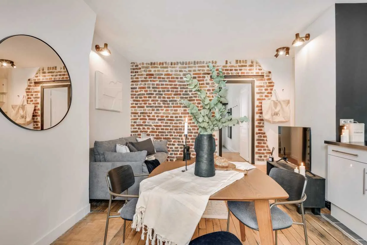 Efficient 40m2 Paris Flat With Premium Home Office & Gigabit Internet For Remote Work #5