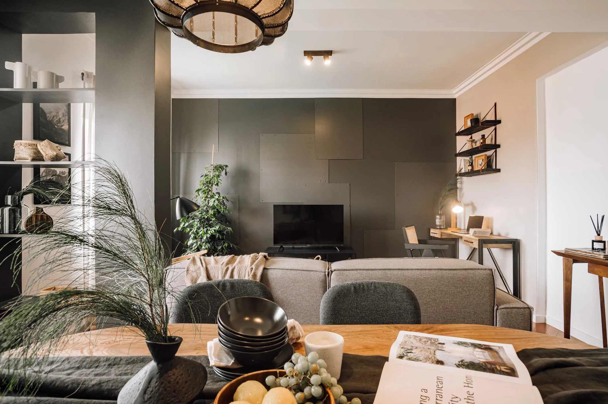 Stylish 80m2 Lisbon Flat With High-speed Fiber & Pro Workspace For Remote Professionals #5
