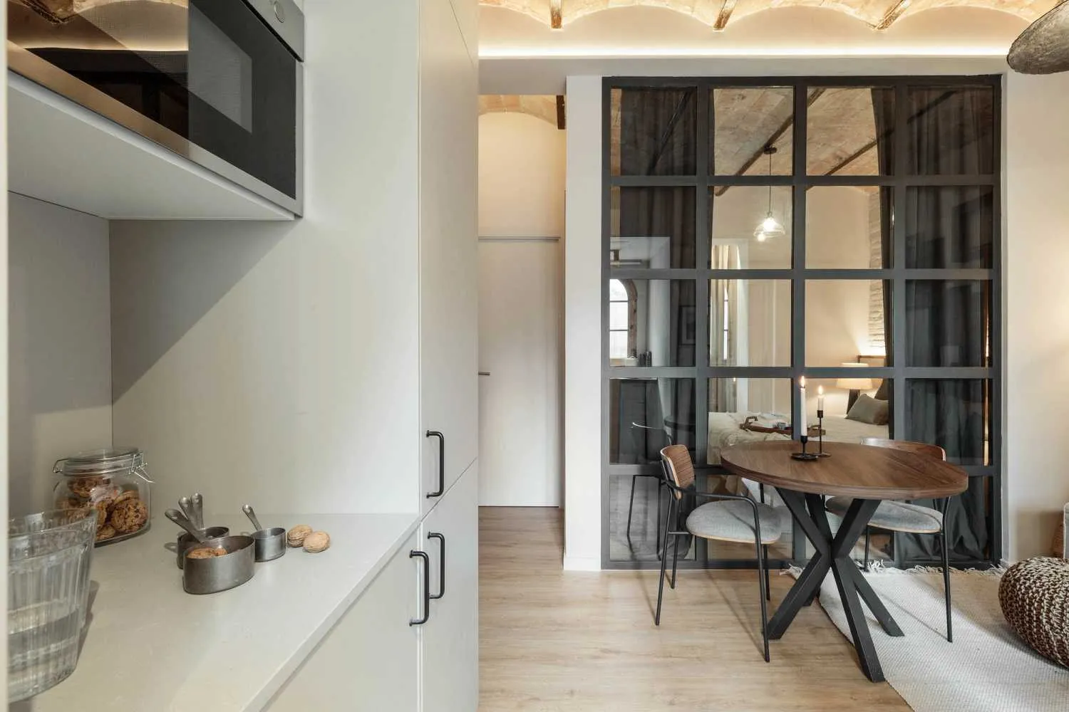 Spacious Barcelona Flat With Pro Work Setup And Fast Internet For Digital Nomads #4