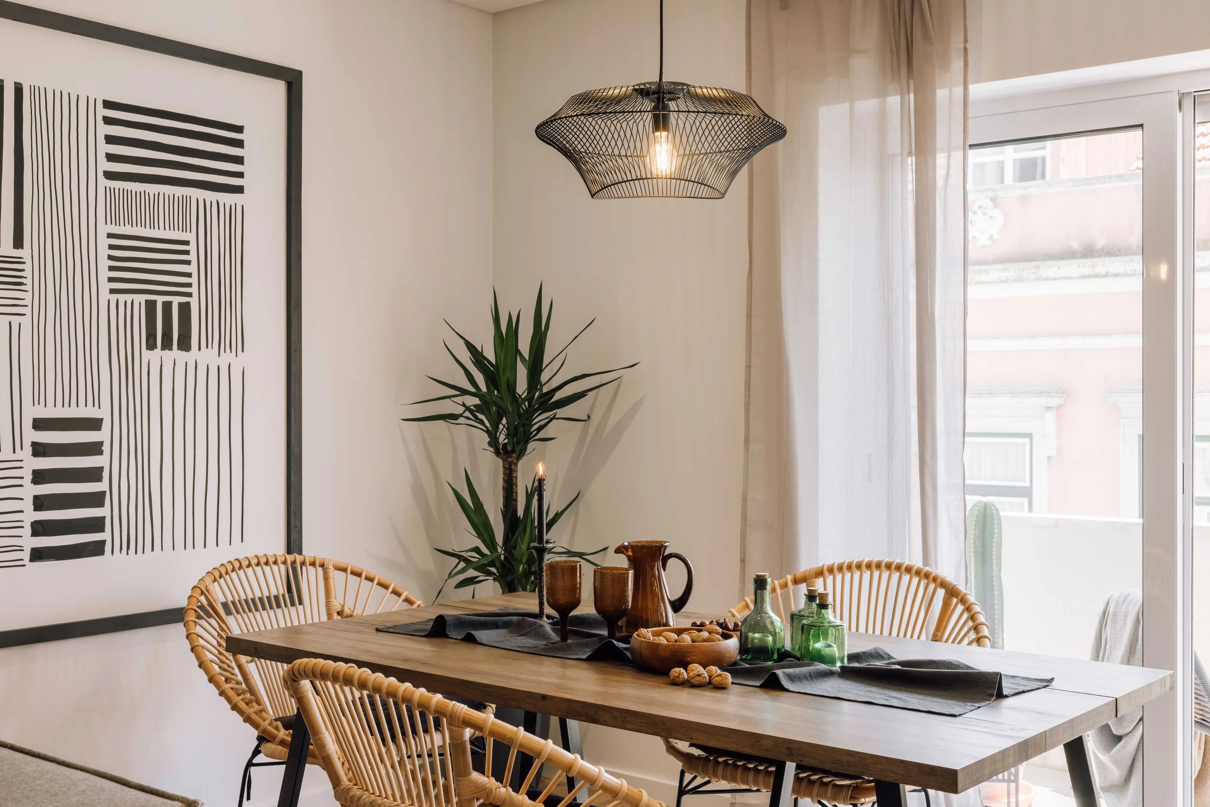 Airy Lisbon City Flat With Gigabit Internet, Dual Monitors & Pro Setup For Digital Nomads #5
