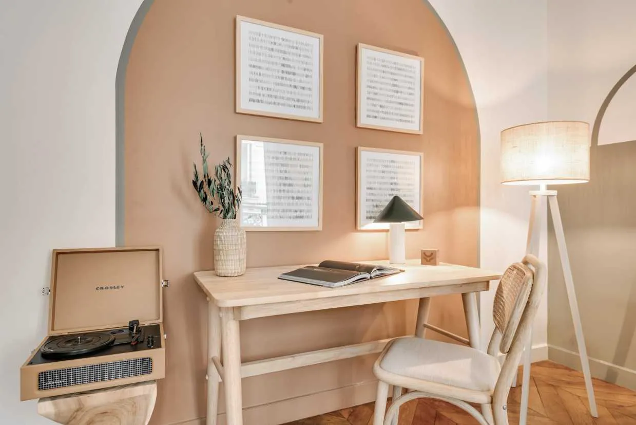 Spacious Paris Flat With Dedicated Home Office & Gigabit Internet For Remote Work #4