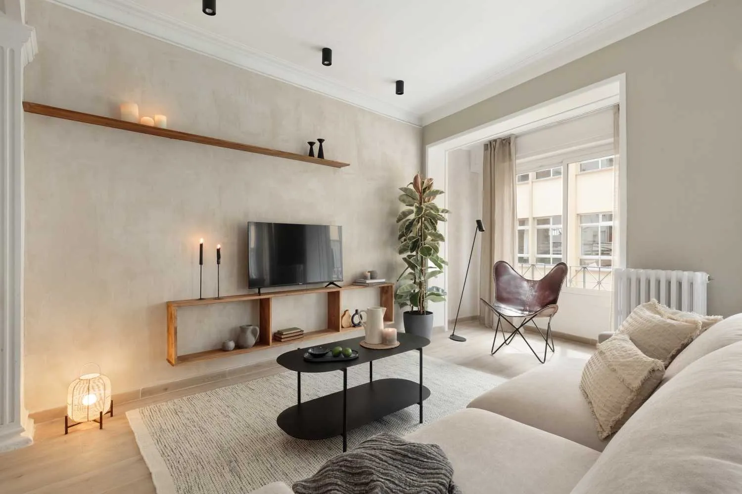 Spacious Barcelona Flat With High-speed Fiber & Pro Workstation For Digital Nomads #2