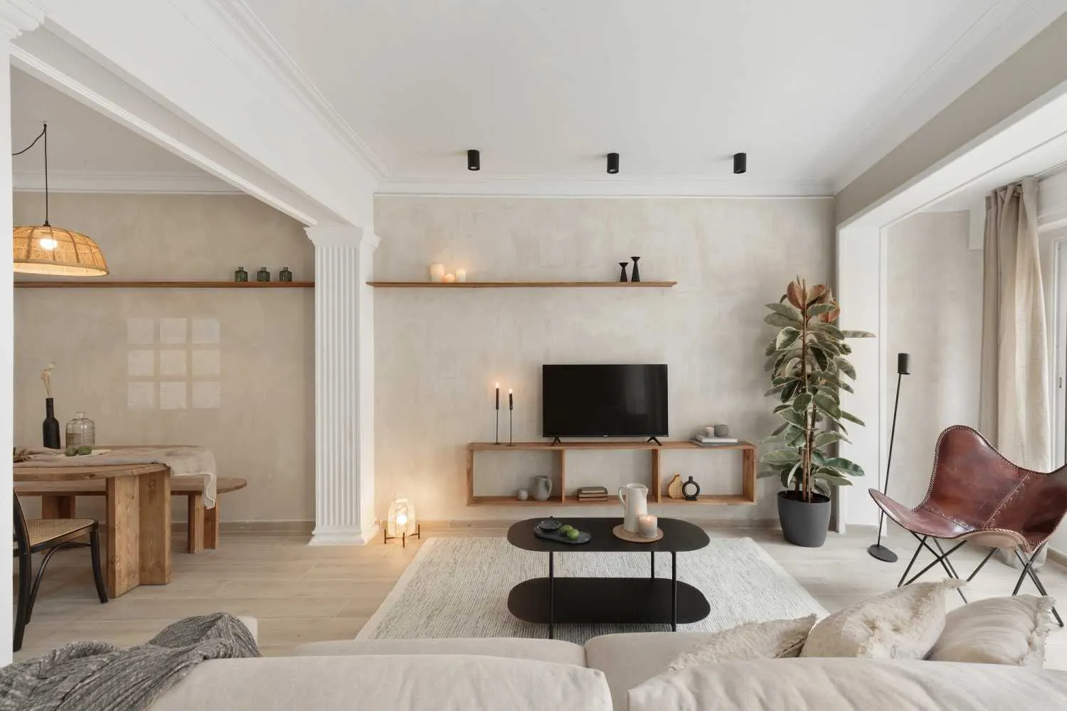 Spacious Barcelona Flat With High-speed Fiber & Pro Workstation For Digital Nomads #3
