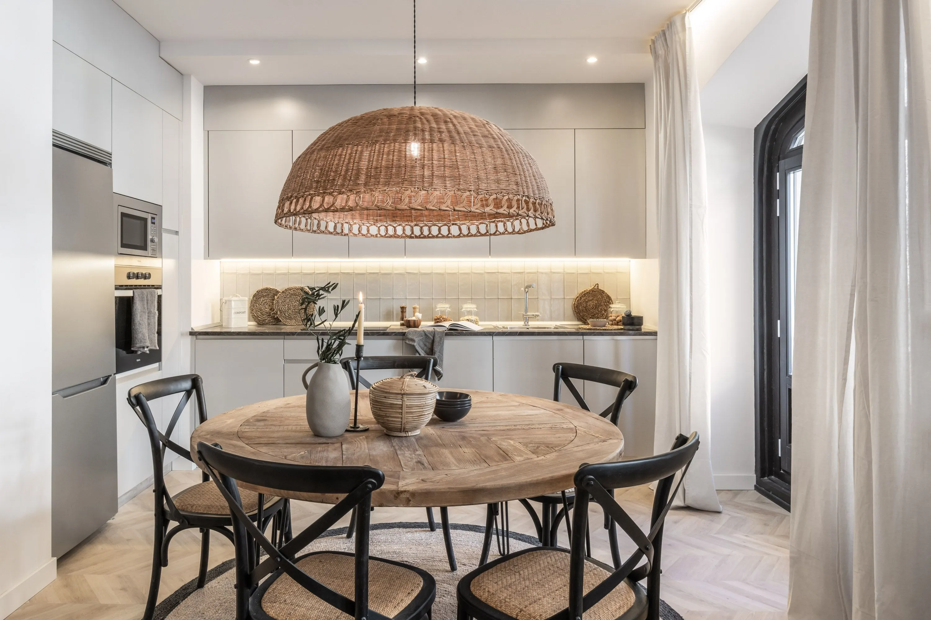 Luxury Madrid Flat With High-speed Fiber & Professional Home Office Setup #5