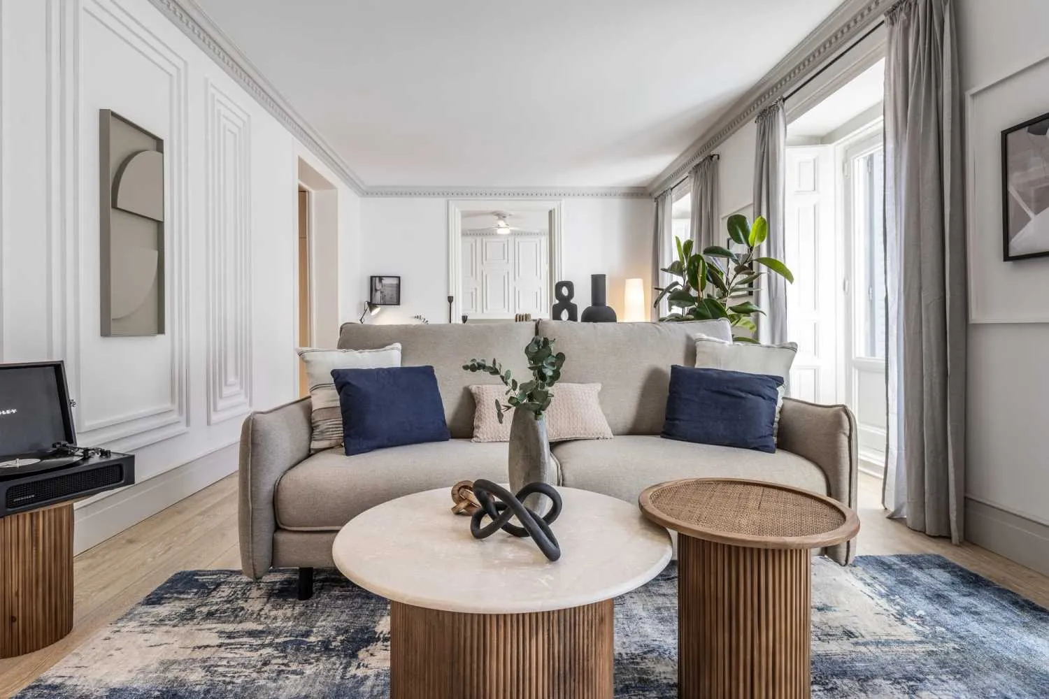 Spacious Madrid Flat With Premium Home Office Setup And Streaming Gear #4