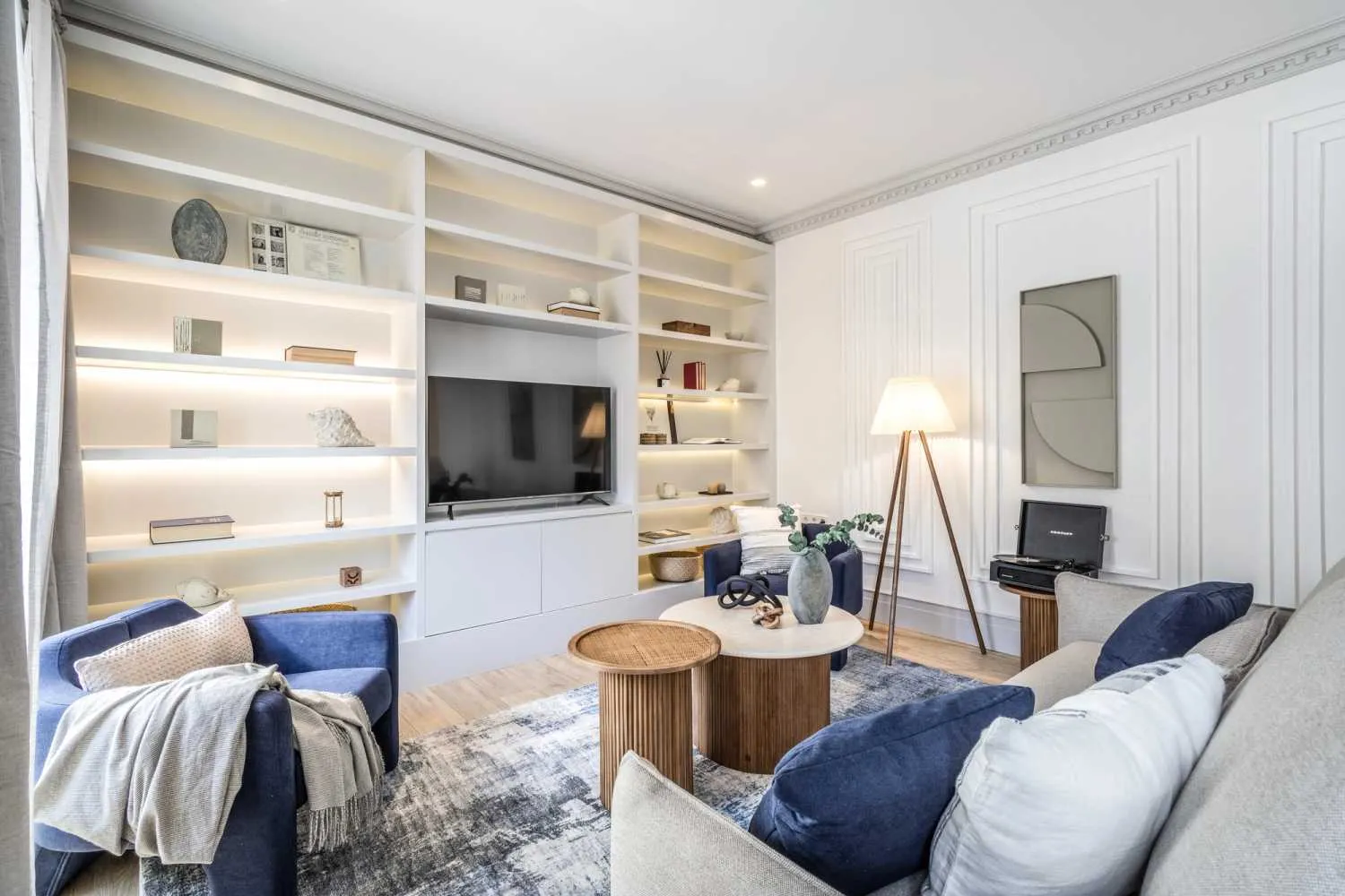 Spacious Madrid Flat With Premium Home Office Setup And Streaming Gear #2