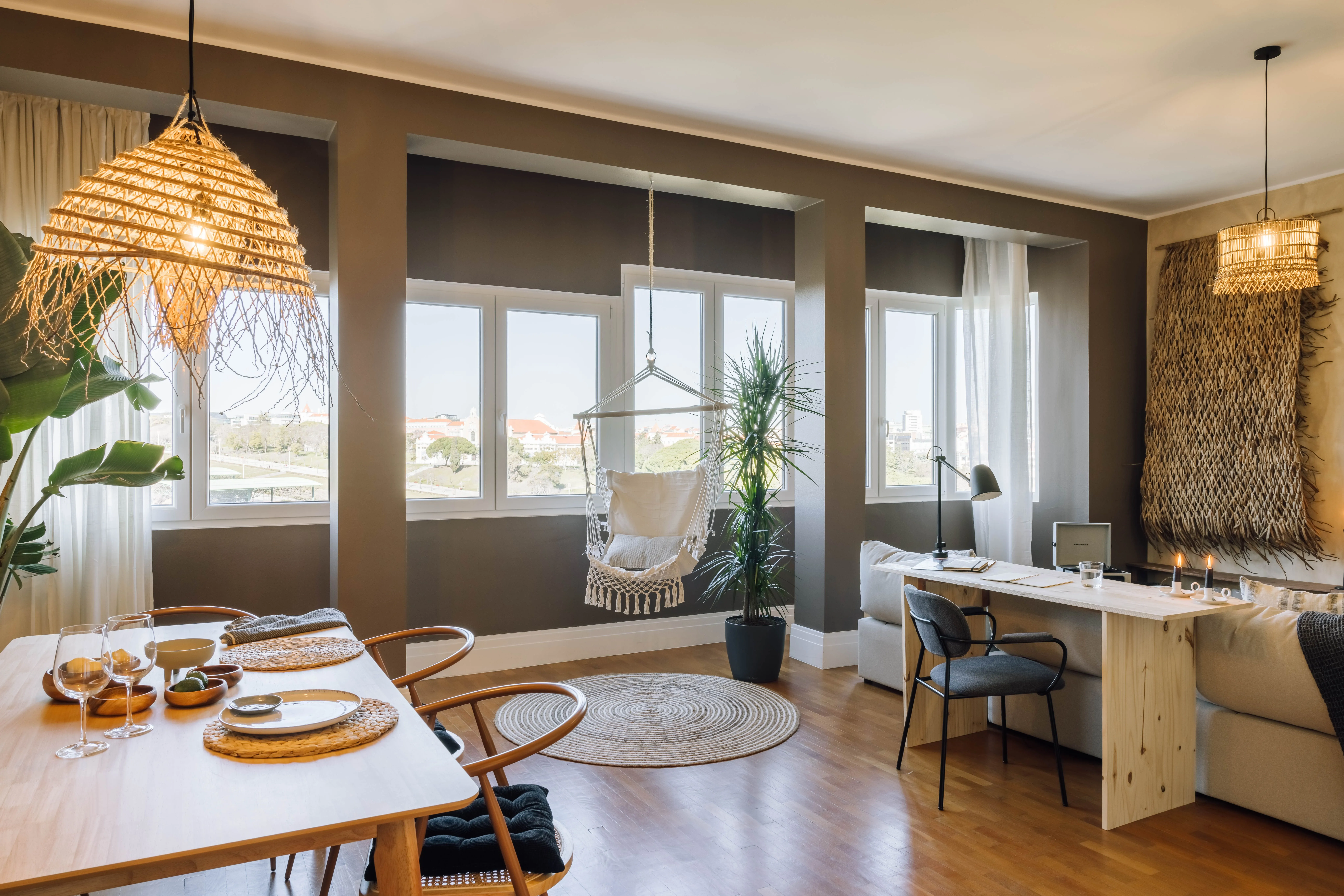 Contemporary Lisbon Flat With High-speed Fiber & Premium Home Office Setup #4