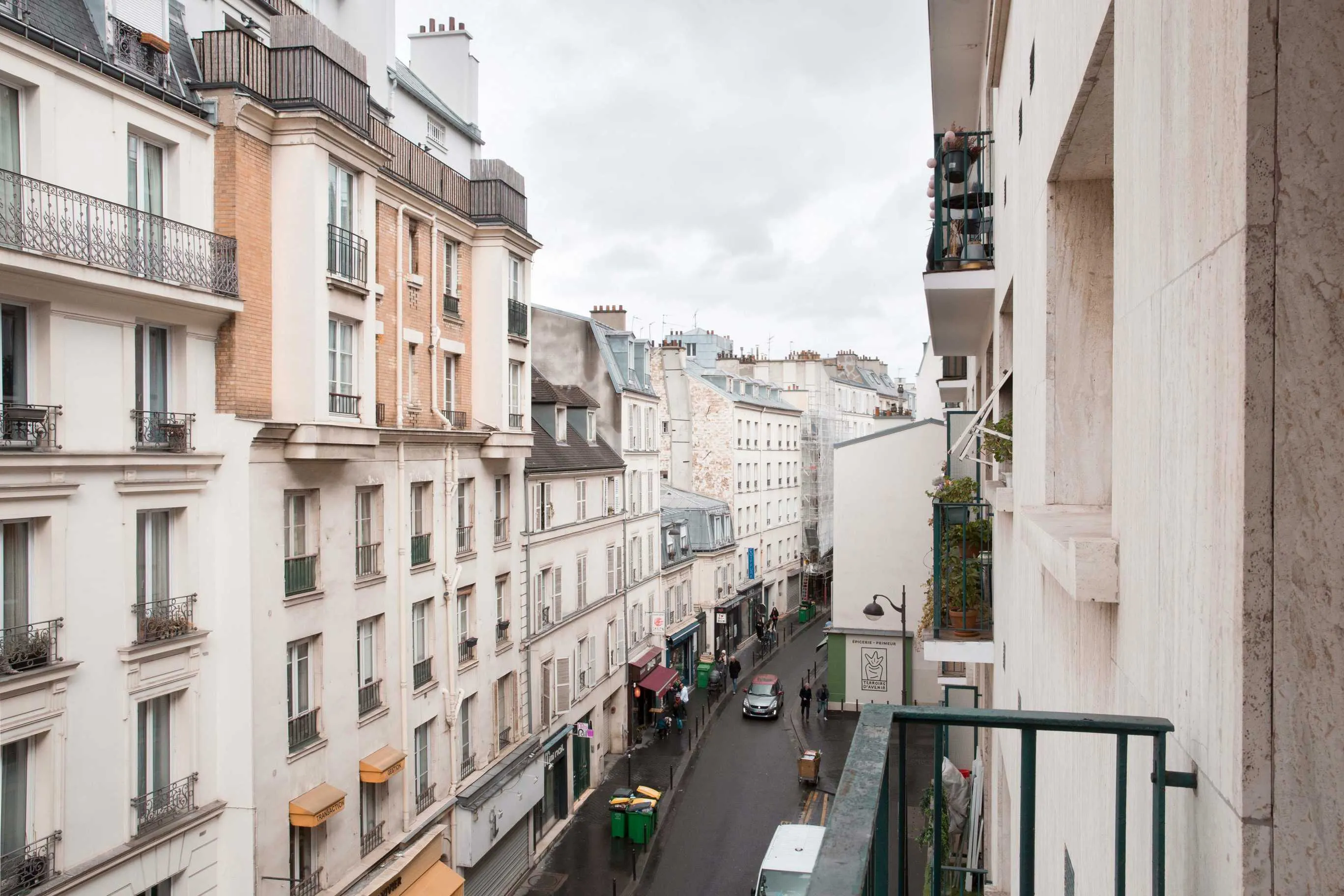 Chic 2br Paris Flat With High-speed Internet & Professional Workstation Setup #3