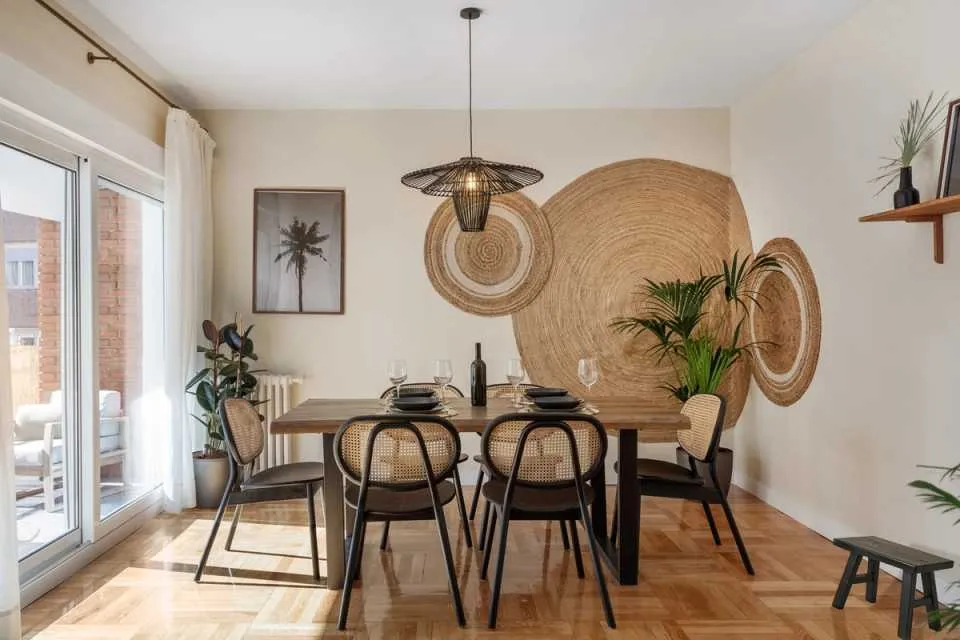 Luxurious Madrid Rooftop Apartment With Pro Workstation & Streaming Setup For Remote Professionals #4