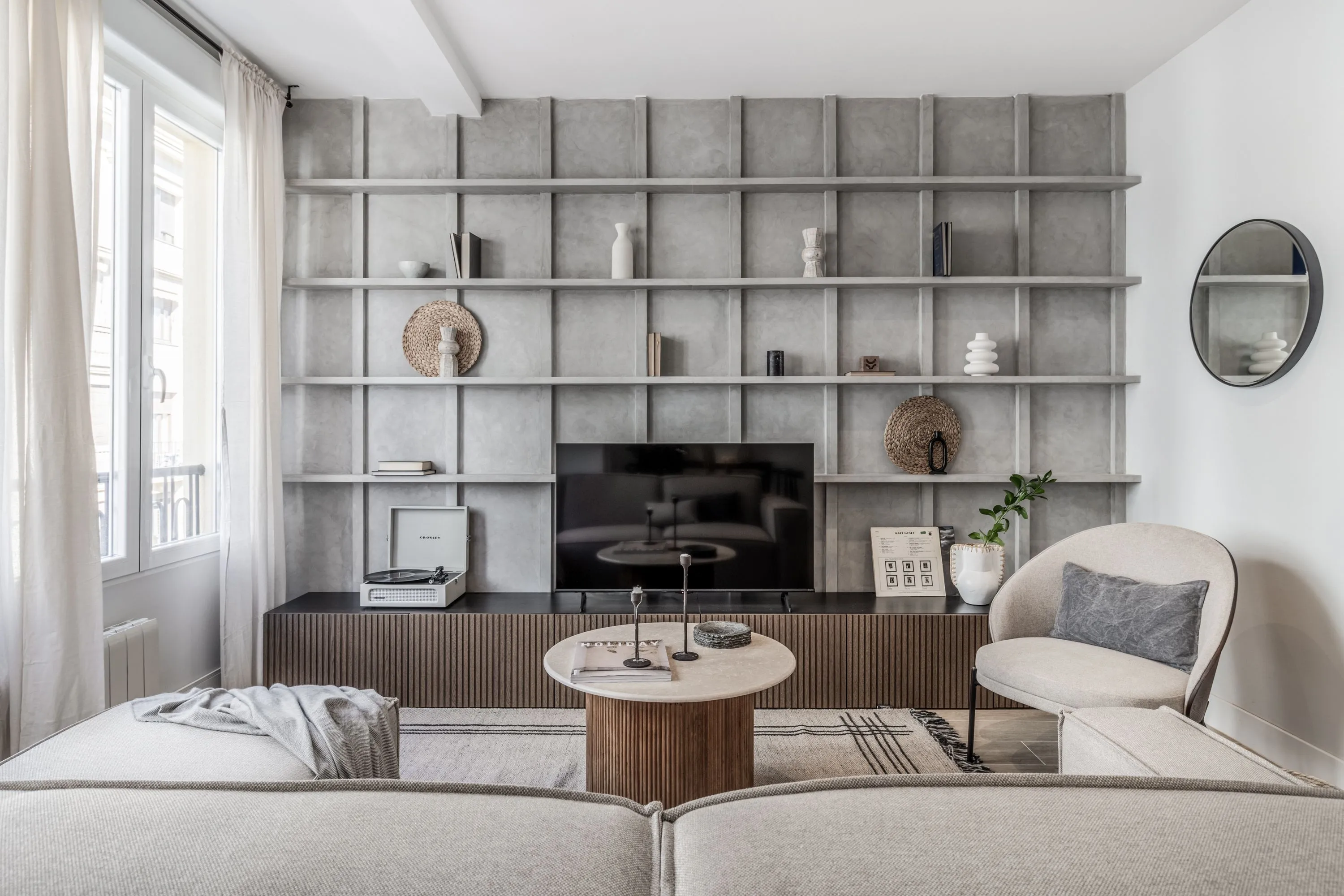 Stylish Madrid Flat With Dual Monitors, Chef's Kitchen, And High-speed Fiber For Remote Work #5