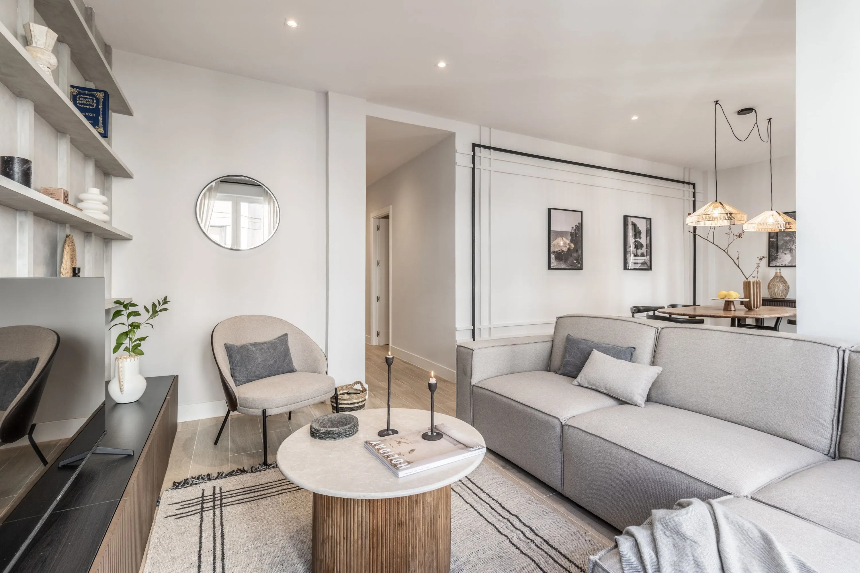 Stylish Madrid Flat With Dual Monitors, Chef's Kitchen, And High-speed Fiber For Remote Work #2