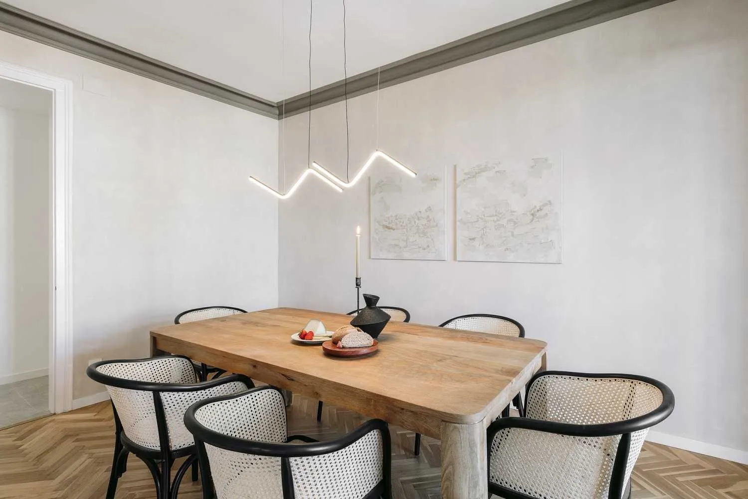 Elegant Barcelona Penthouse With Pro Audio, Gigabit Internet & Chef's Kitchen For Remote Work #5