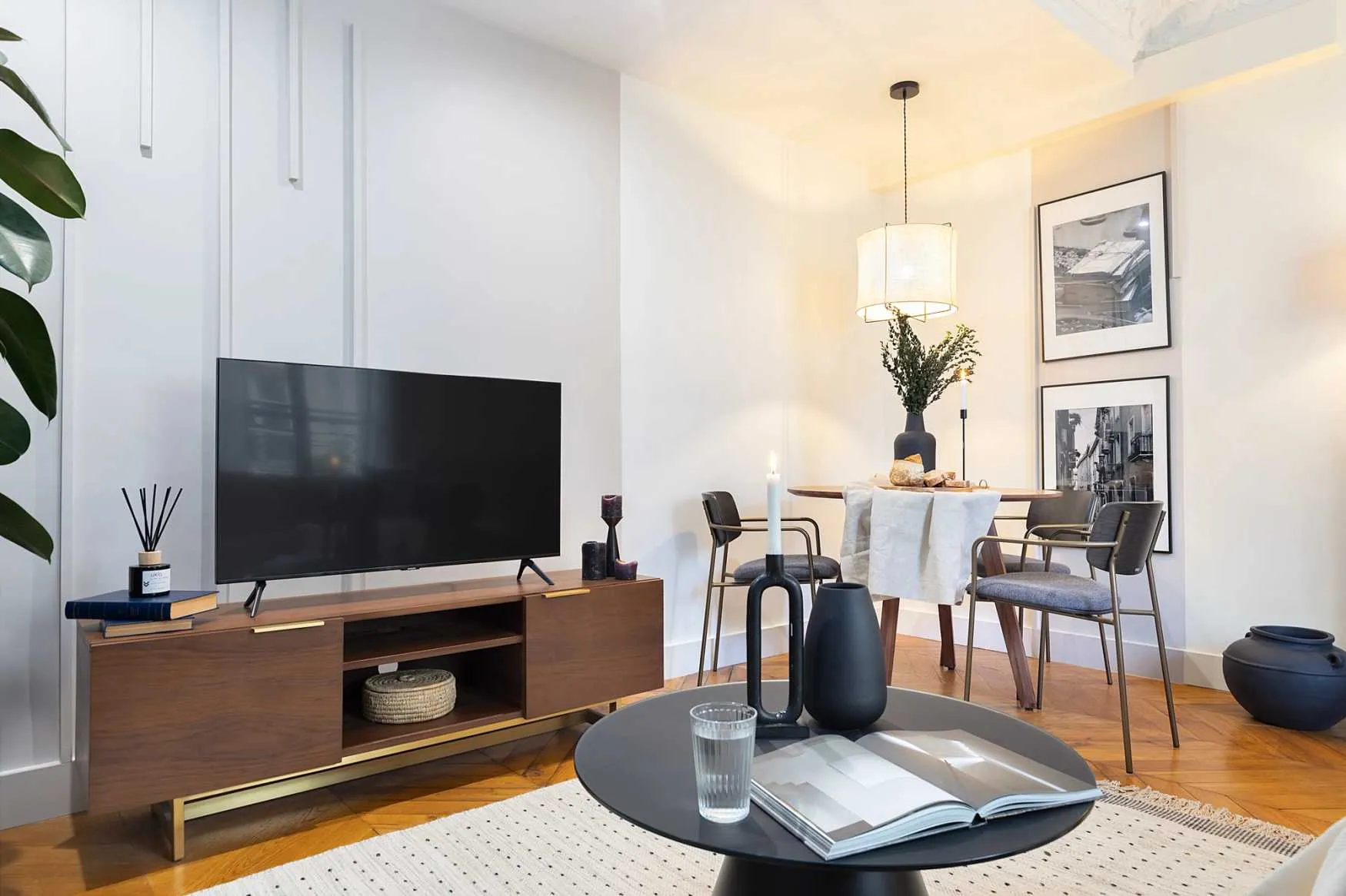 Refined Paris Flat With Home Office & Ultra-fast Wifi For Digital Nomads #5