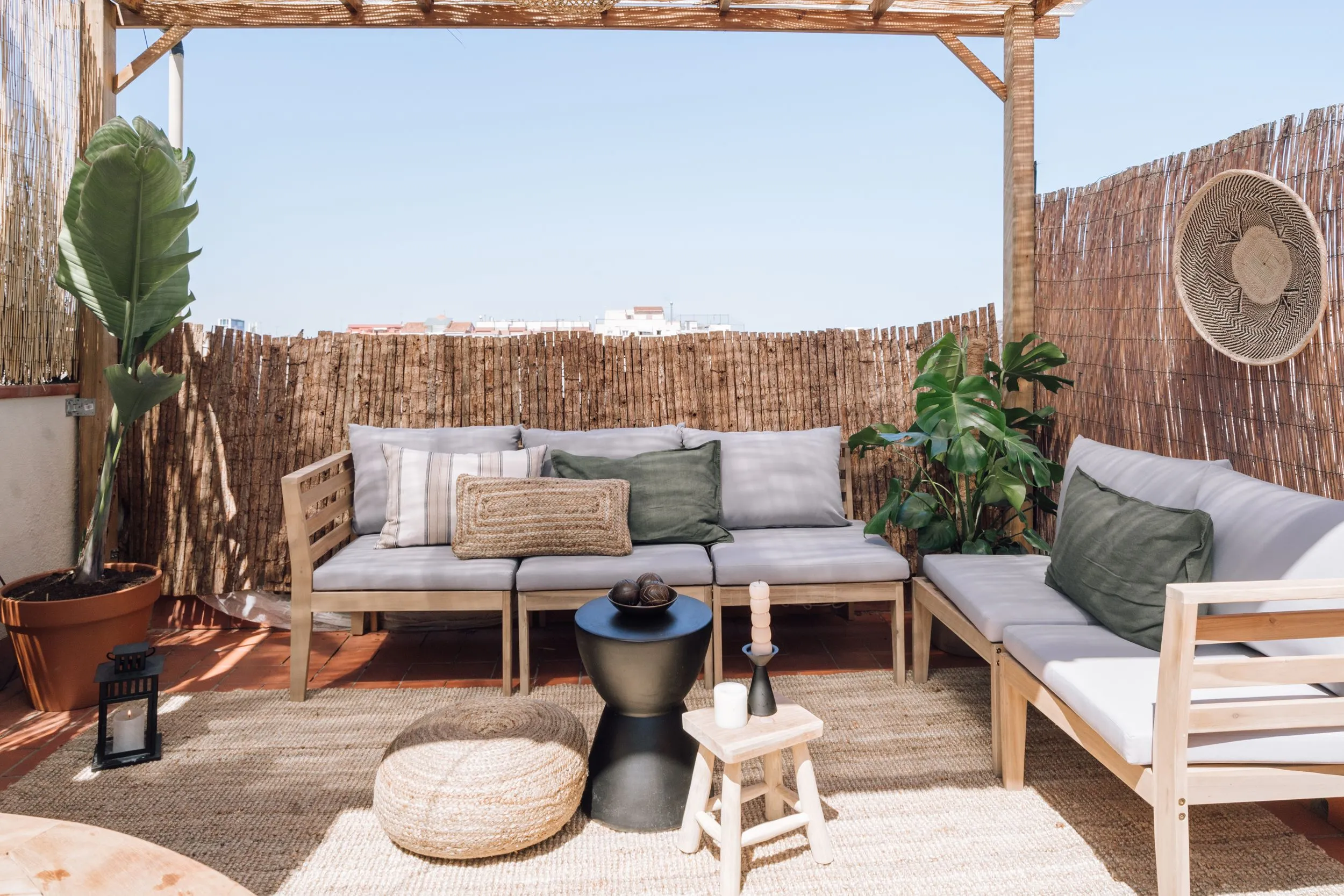Stylish 80m2 Barcelona Flat With Ultra-fast Wifi, Dual Monitors & Pro Home Office Setup #2