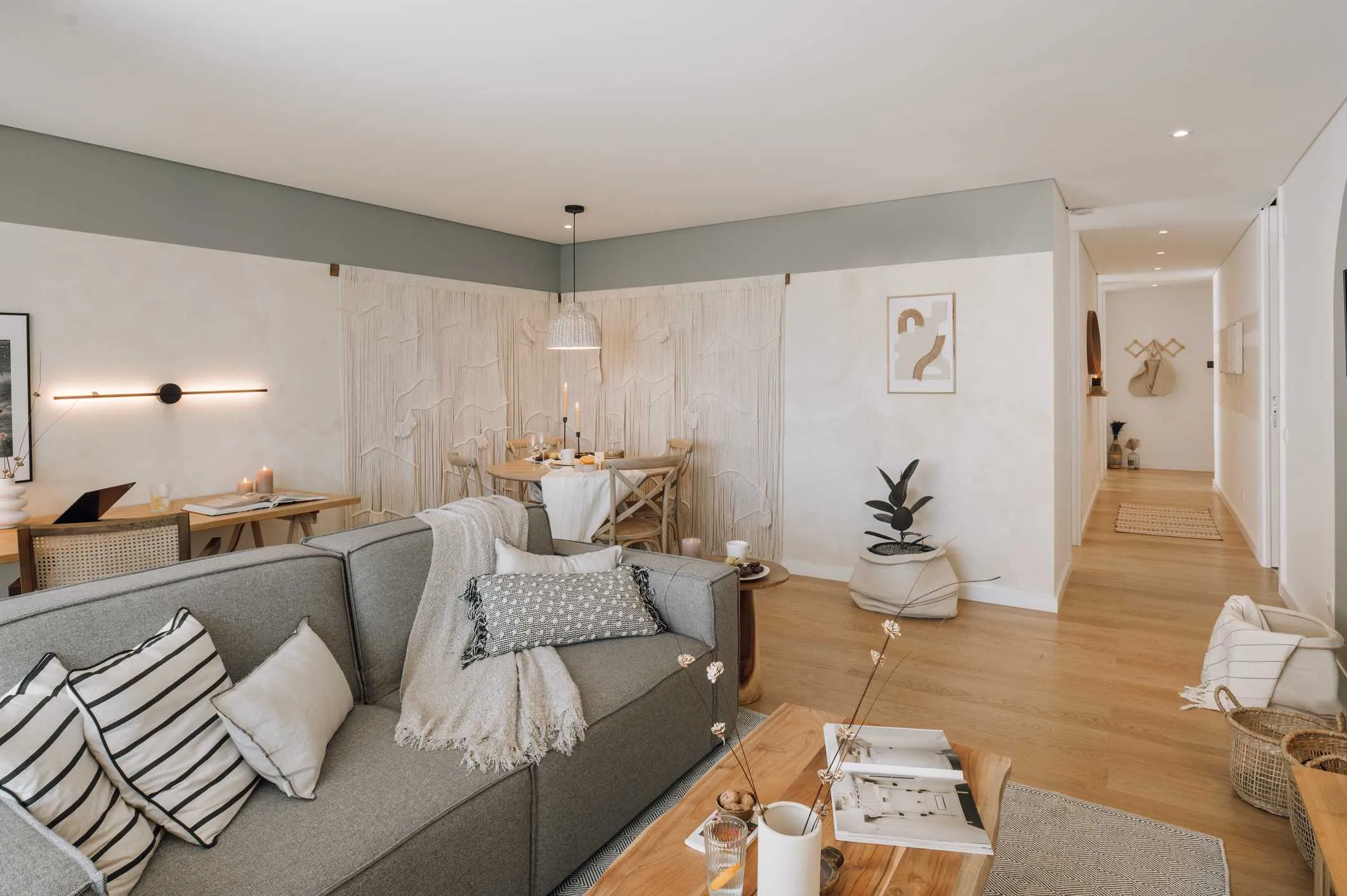 Spacious Lisbon Flat With Gigabit Internet & Pro Home Office Setup For Remote Work #2