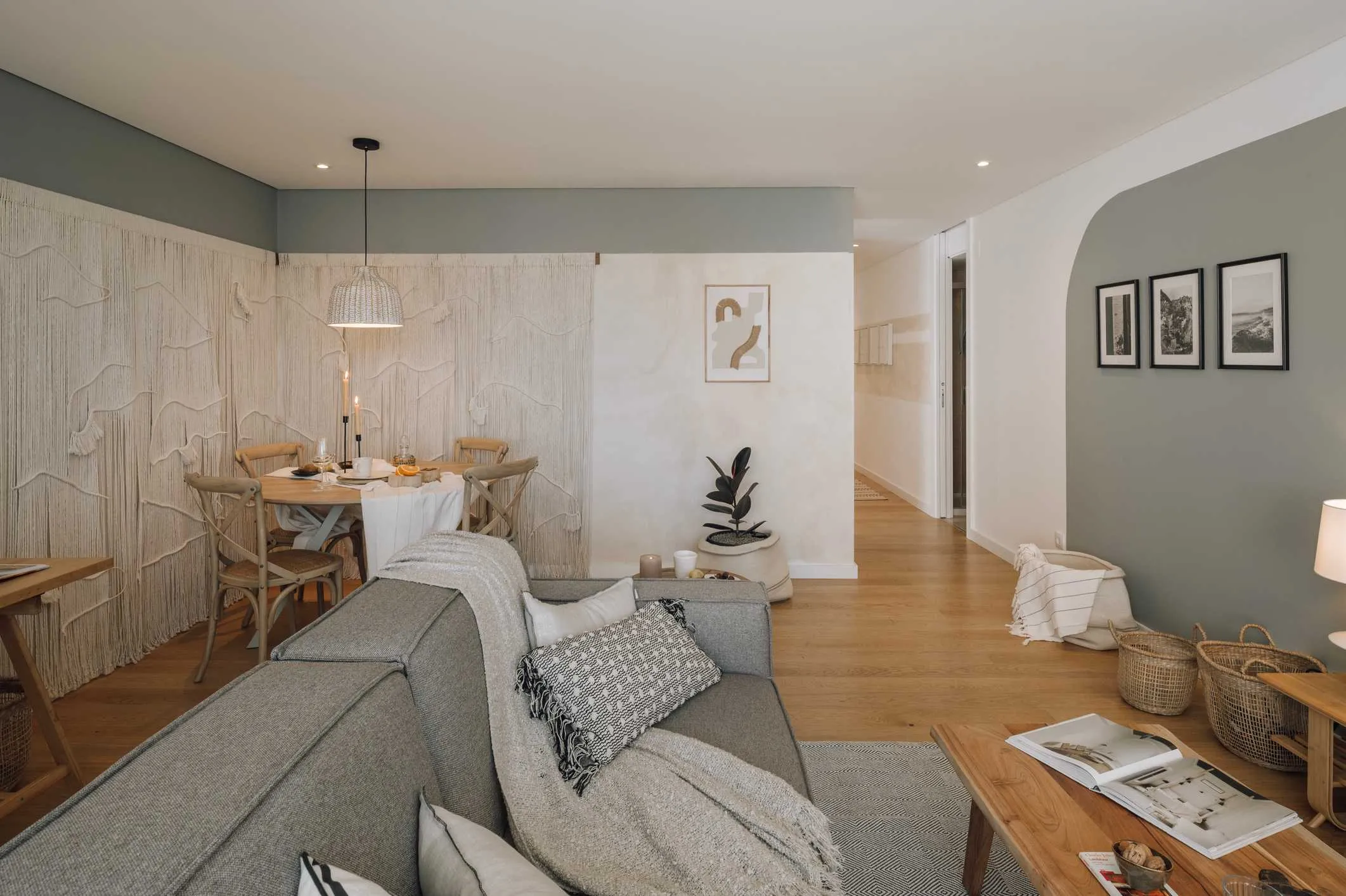 Spacious Lisbon Flat With Gigabit Internet & Pro Home Office Setup For Remote Work #3