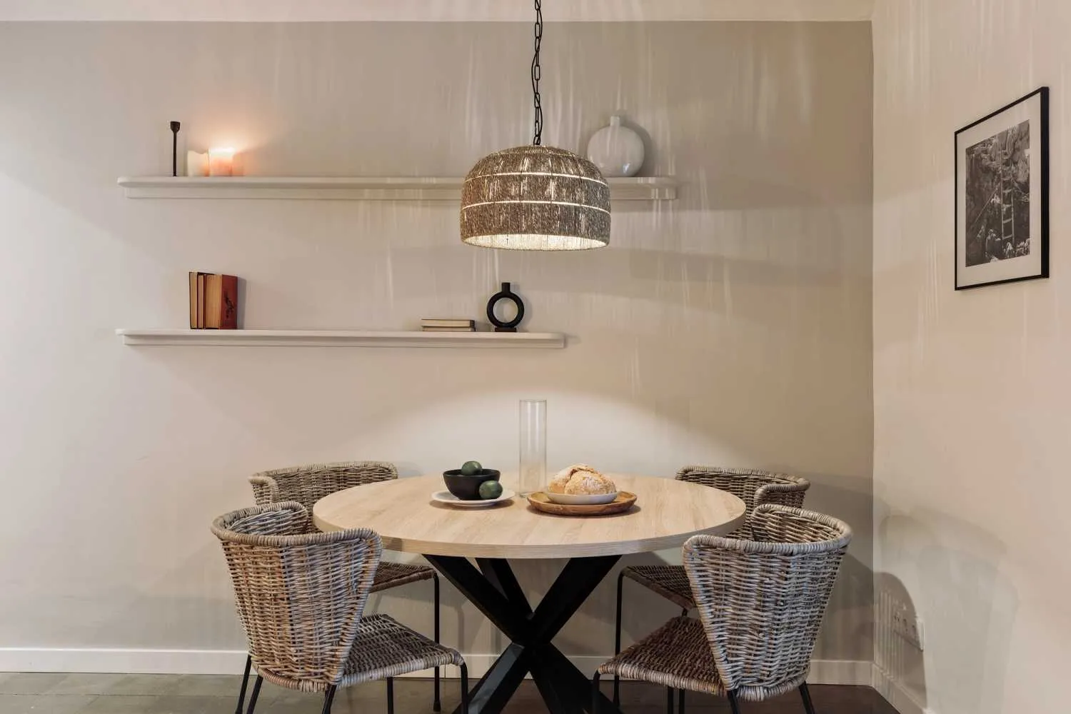 Designer Barcelona Flat With High-speed Fiber & Dual Monitors For Remote Work #3