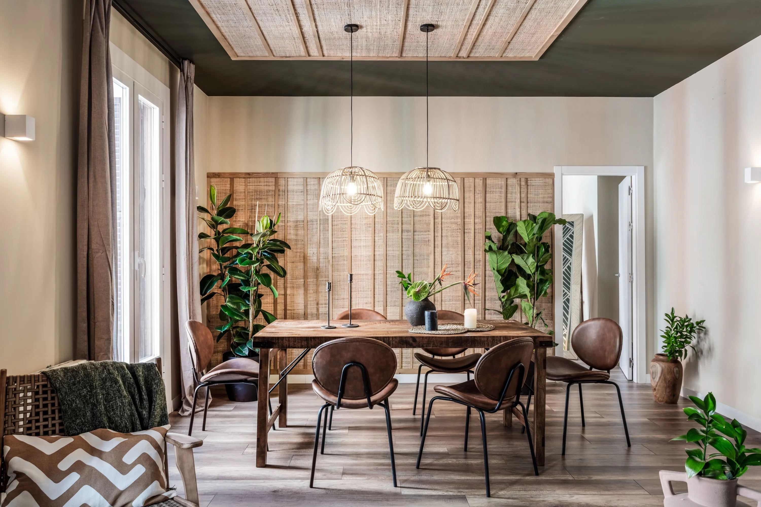 Stylish Madrid Flat With Gigabit Internet And Pro Home Office Setup For Remote Work #4
