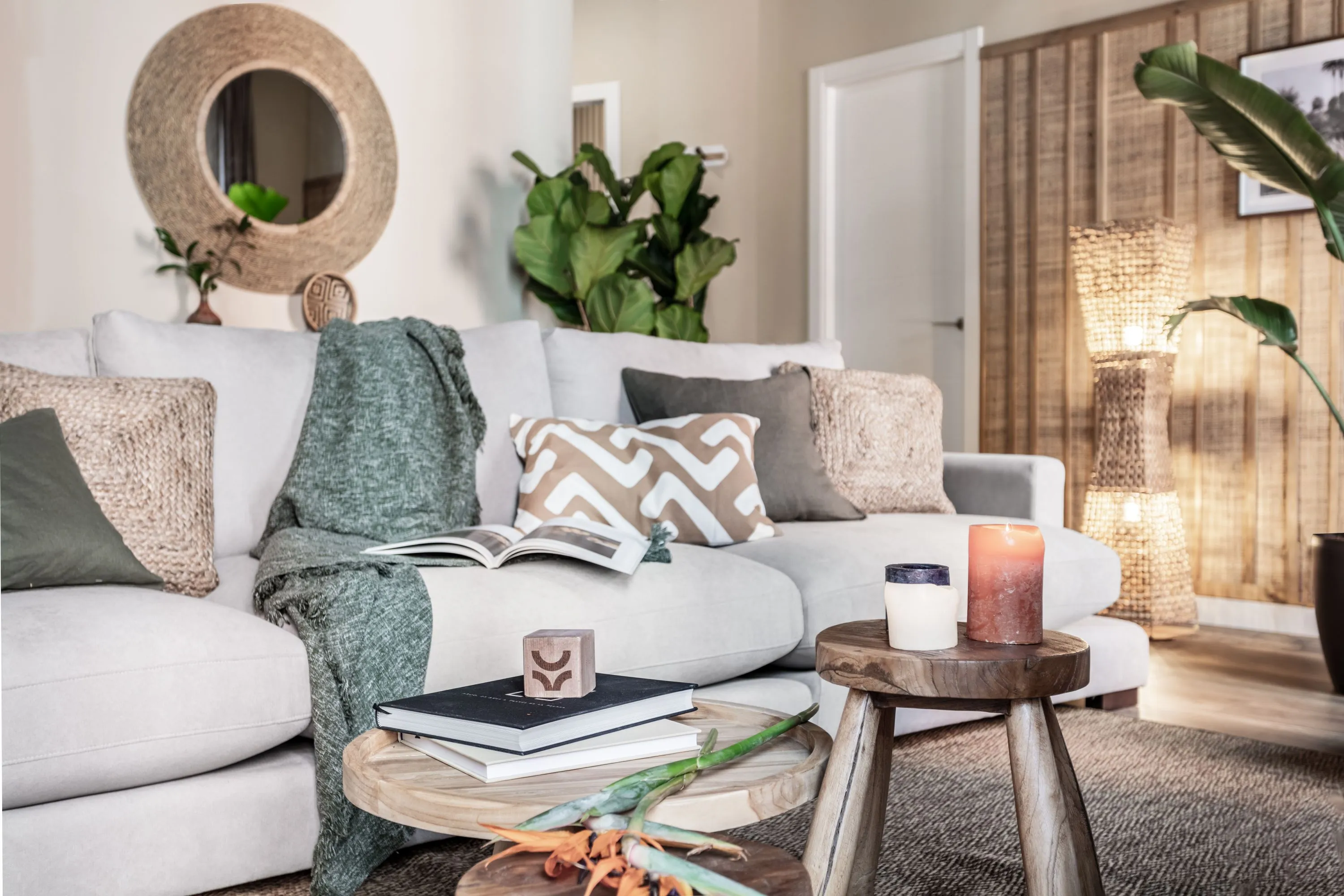 Stylish Madrid Flat With Gigabit Internet And Pro Home Office Setup For Remote Work #2