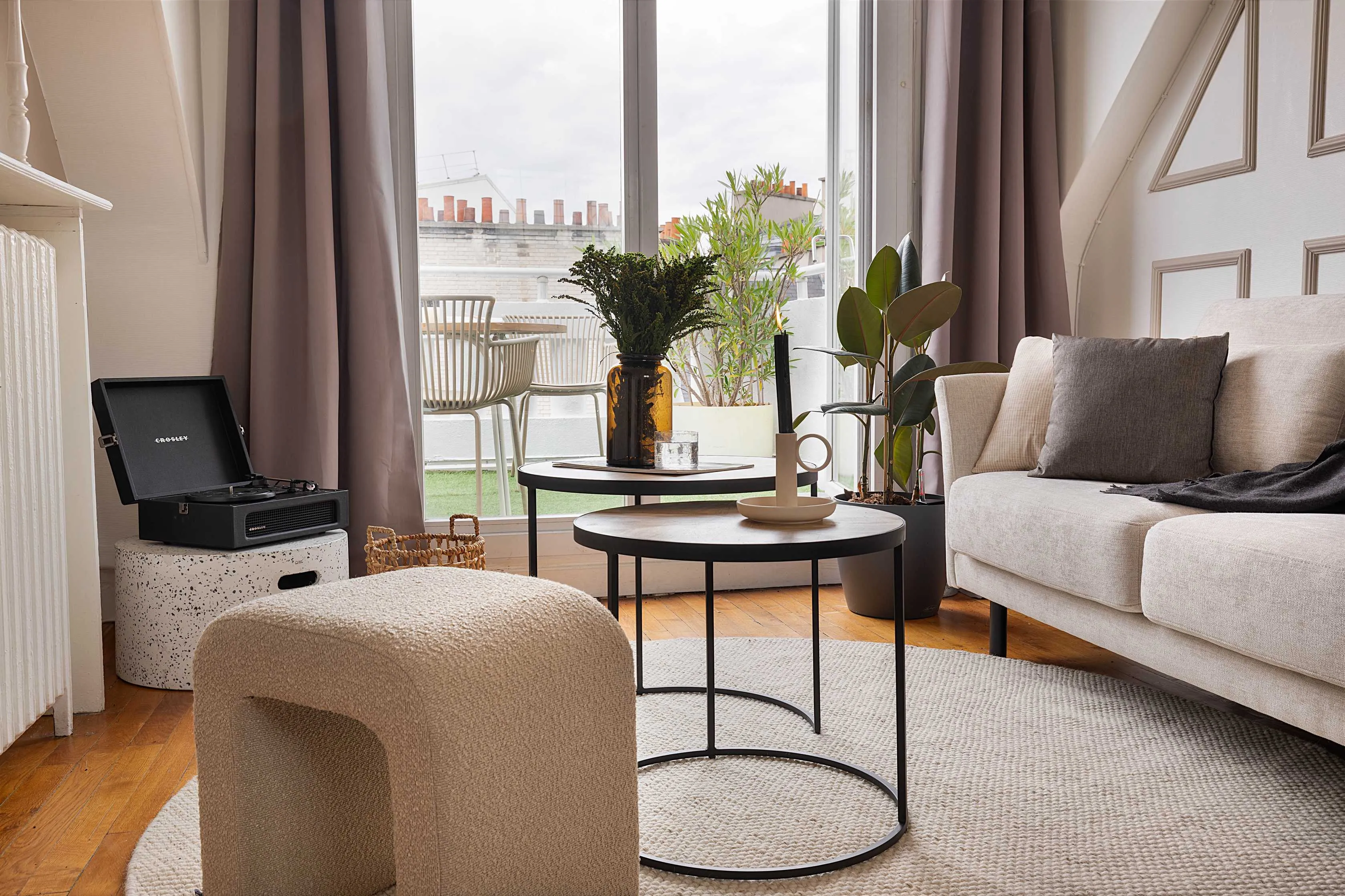 Urban Paris Studio With Ultra-fast Wifi, Pro Monitors & Chef's Kitchen For Remote Work #5