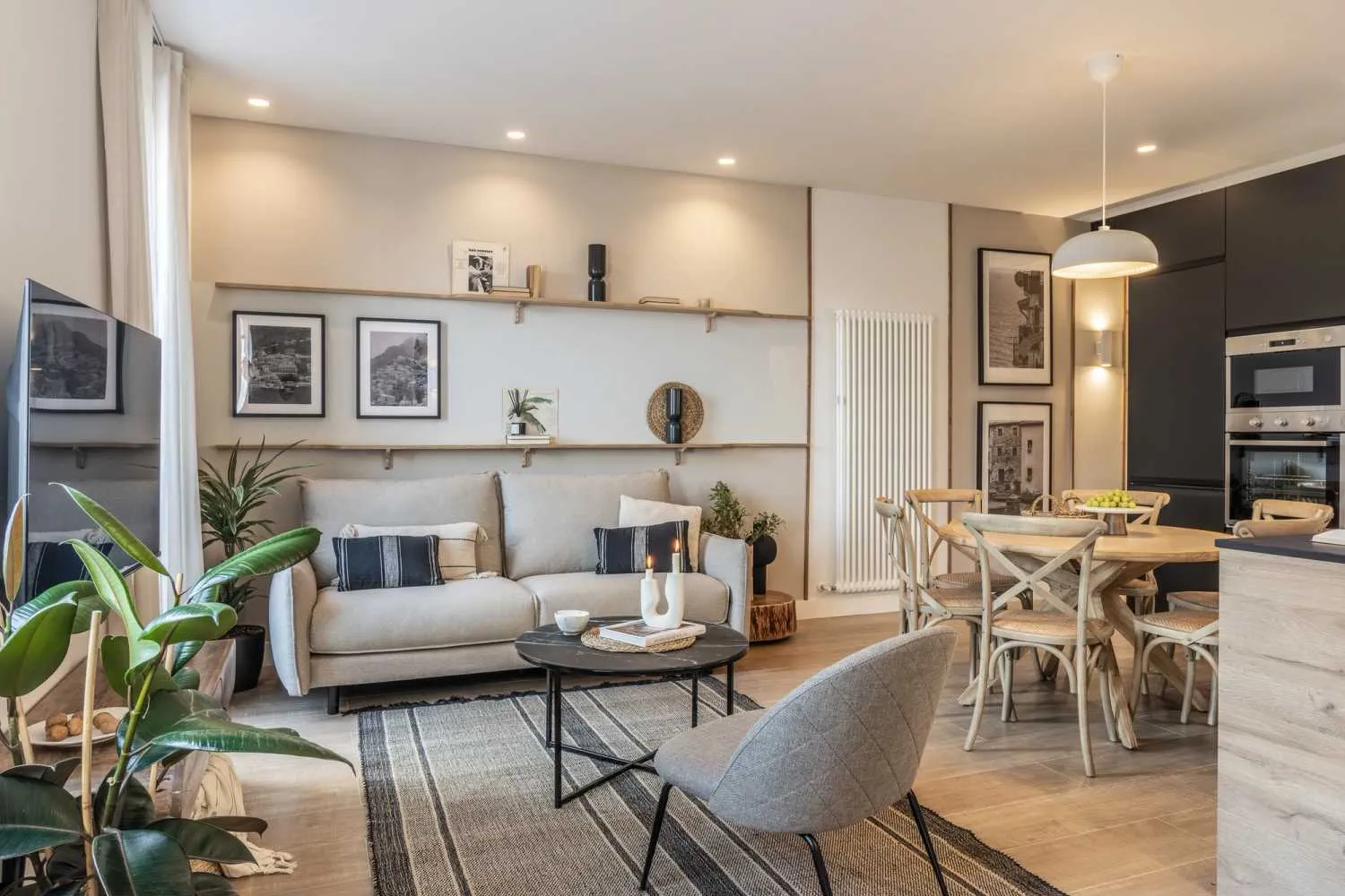 Trendy Madrid Flat With Pro Home Office Setup And Modern Kitchen For Remote Work #5