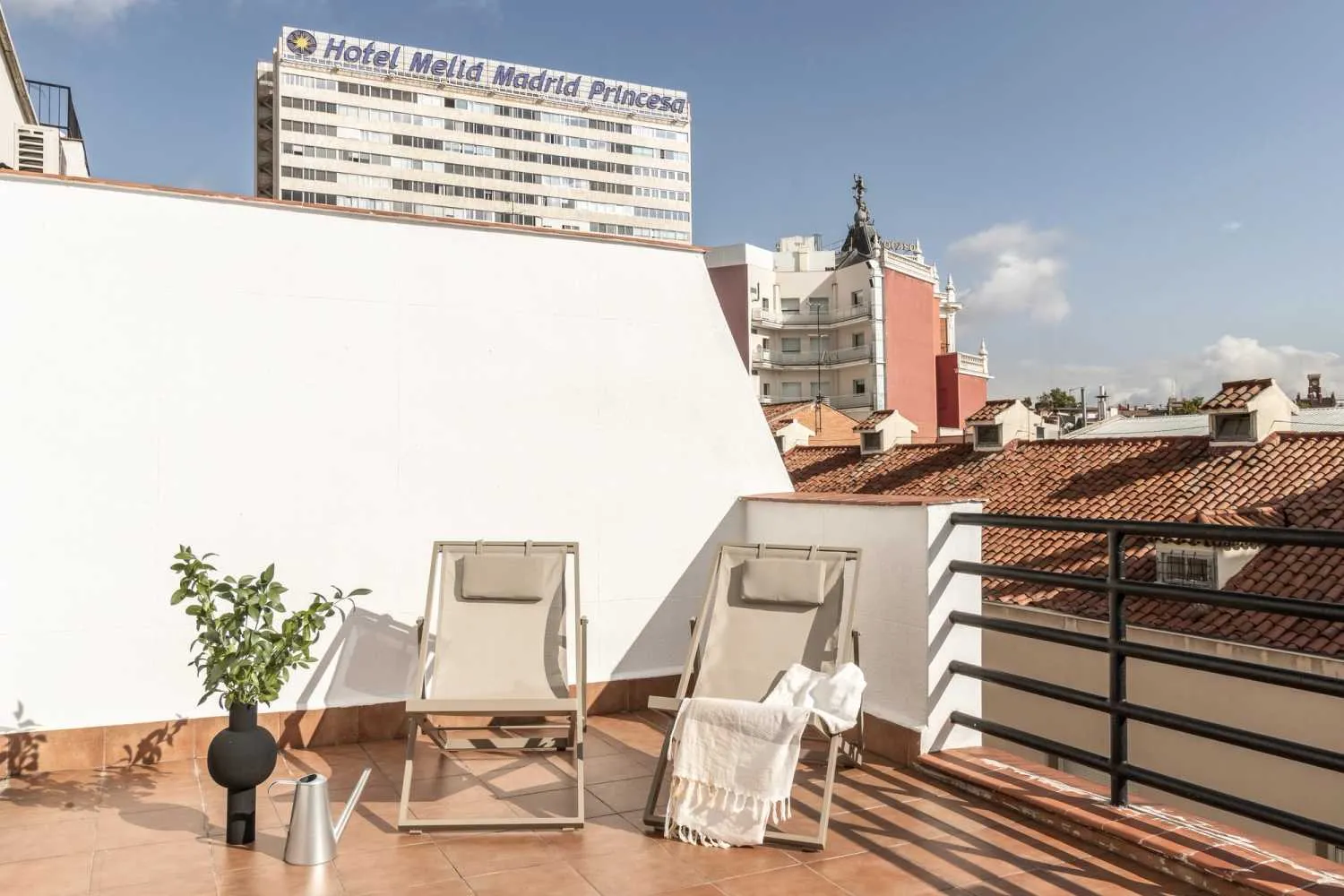 Trendy Madrid Flat With Pro Home Office Setup And Modern Kitchen For Remote Work #4