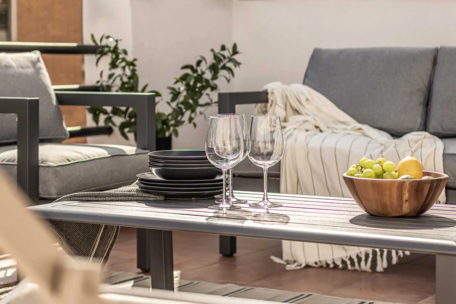 Trendy Madrid Flat With Pro Home Office Setup And Modern Kitchen For Remote Work #3