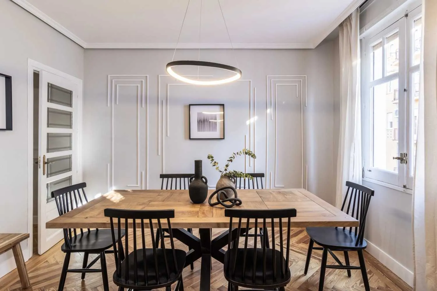 Designer Madrid Flat With Pro Workspace & Streaming Setup For Remote Work Success #3
