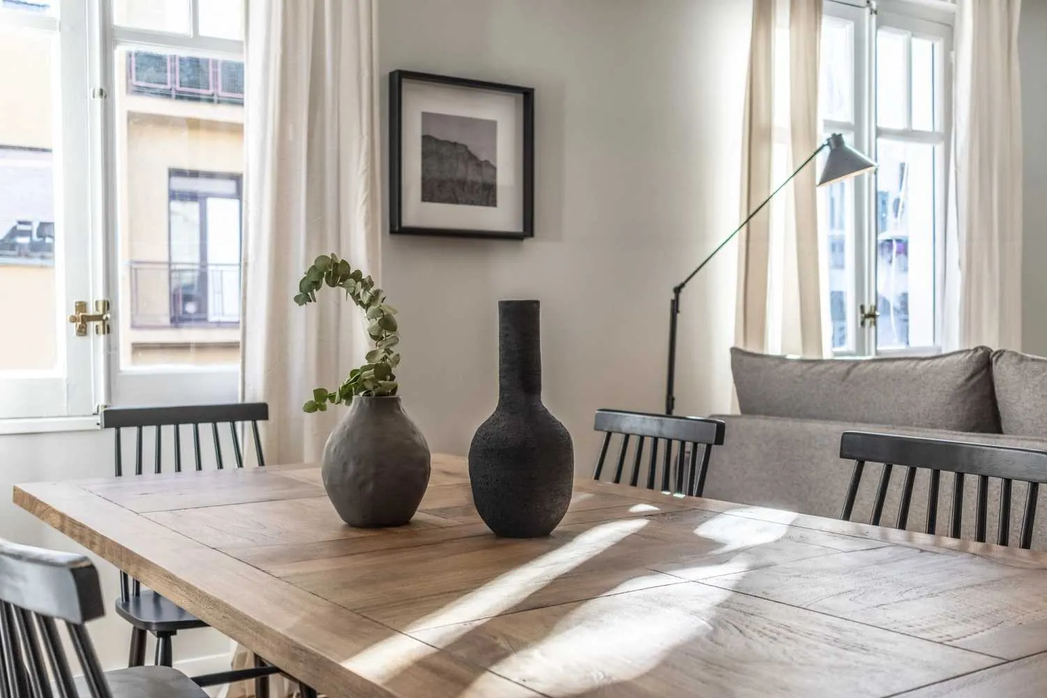 Designer Madrid Flat With Pro Workspace & Streaming Setup For Remote Work Success #5