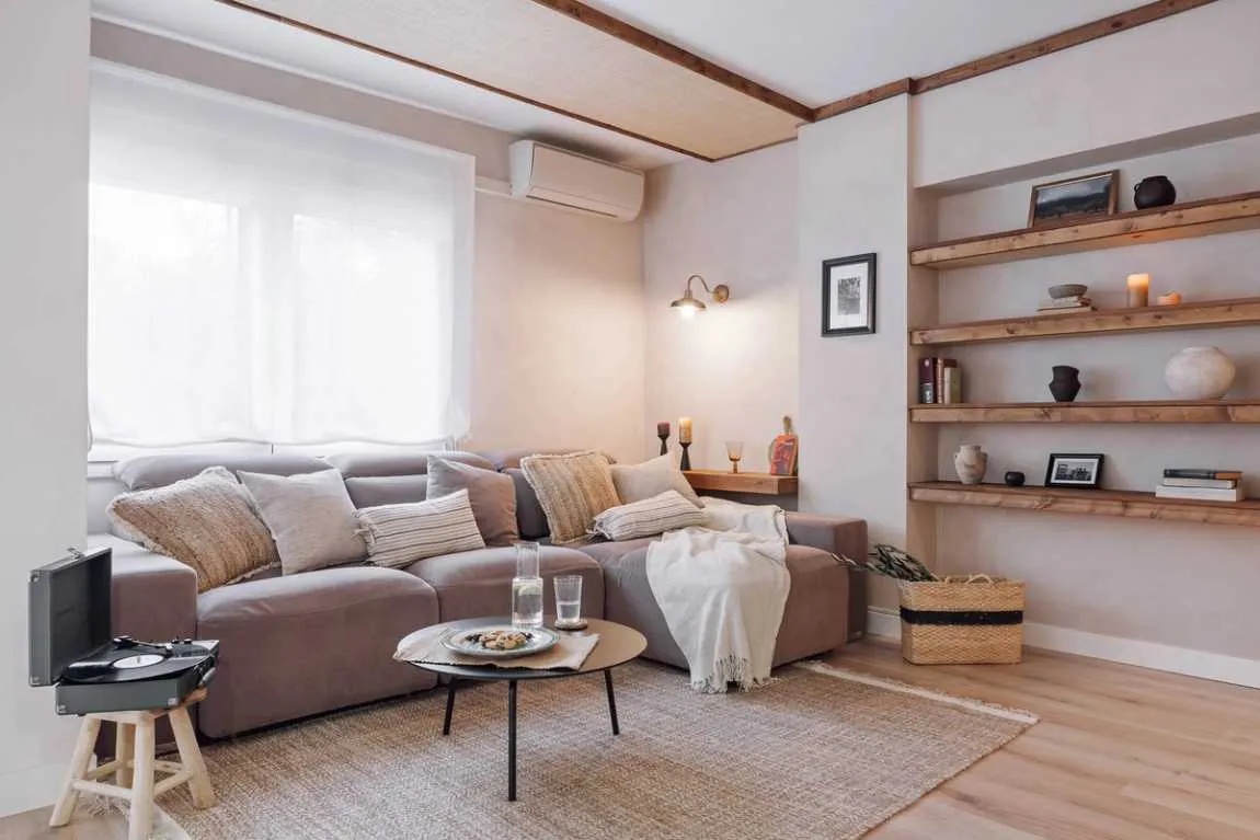 Barcelona 3-bed Flat With Gigabit Internet And Professional Home Office Setup #3