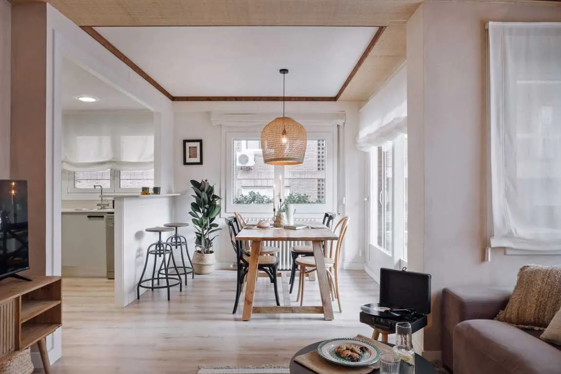 Barcelona 3-bed Flat With Gigabit Internet And Professional Home Office Setup #5