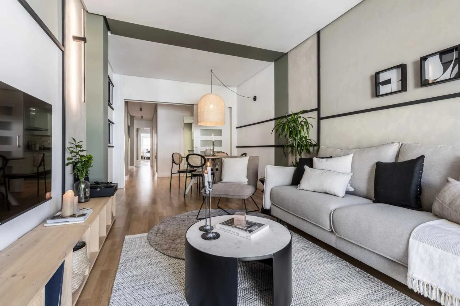 Airy Madrid Designer Flat With Gigabit Internet & Pro Home Office Setup #4