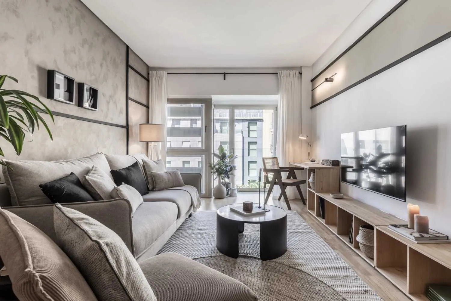 Airy Madrid Designer Flat With Gigabit Internet & Pro Home Office Setup #2