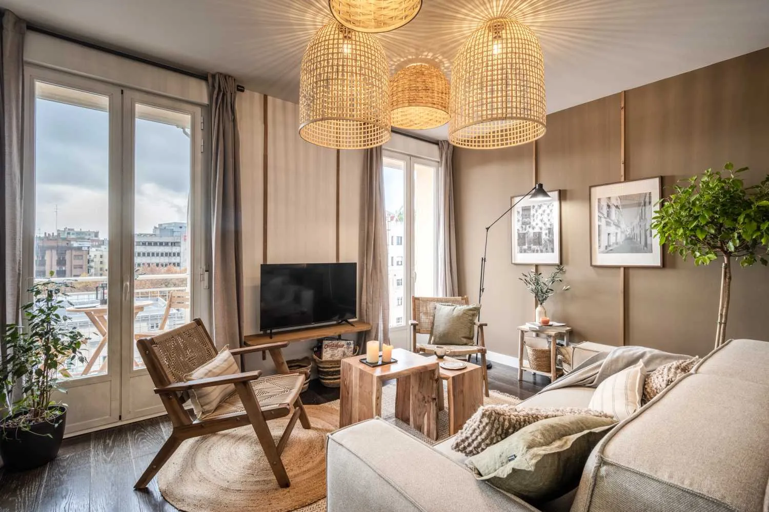 Modern Madrid Flat With Premium Workspace & Gigabit Internet For Digital Nomads #2