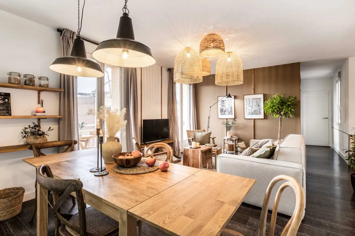Modern Madrid Flat With Premium Workspace & Gigabit Internet For Digital Nomads #4