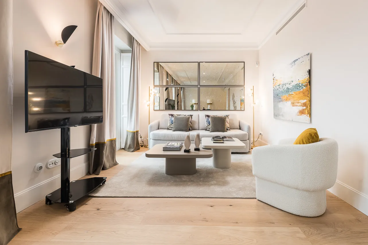 Airy 1-bed Flat With Dedicated Home Office In Madrid's City Center #4